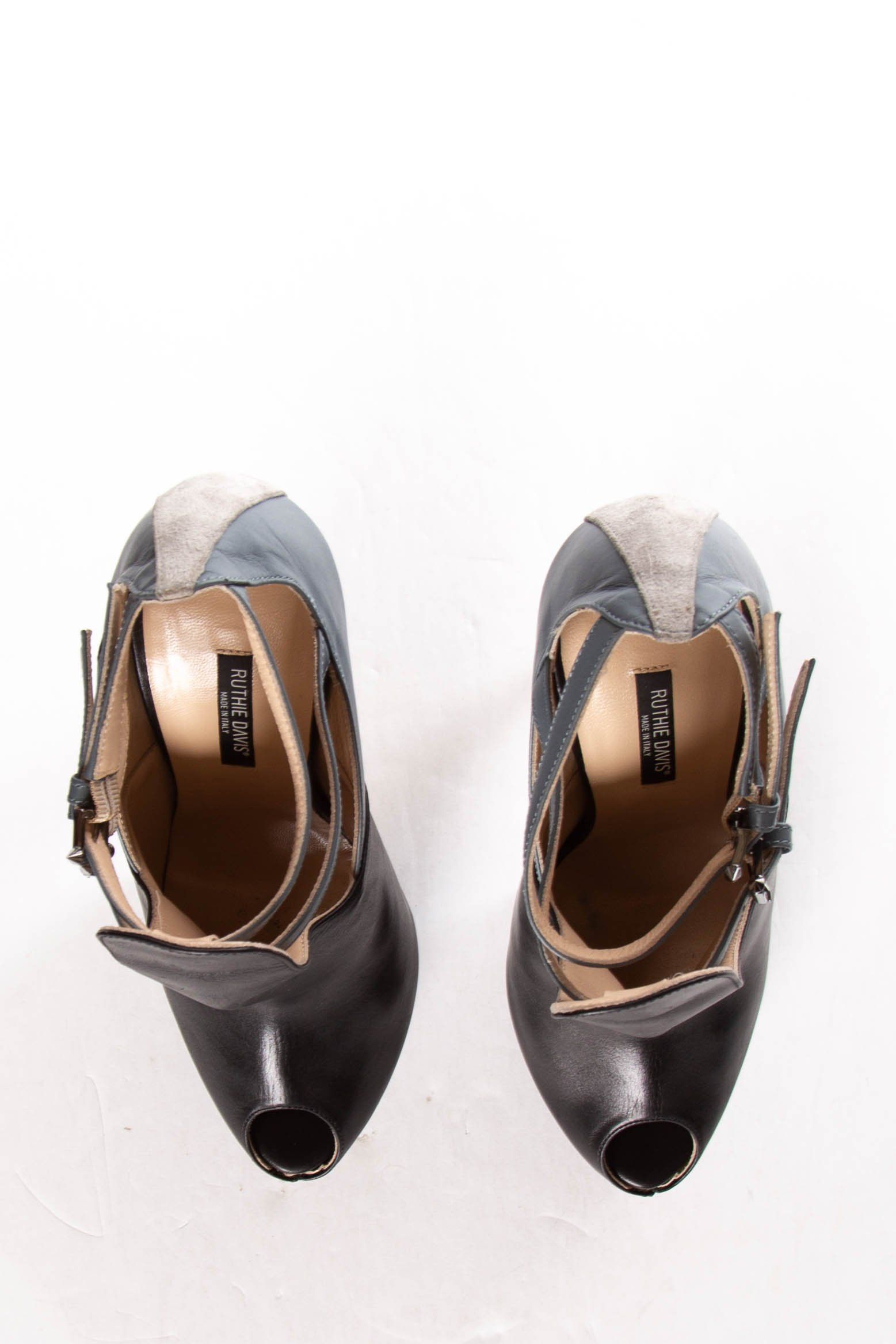 Ruthie Davis Black & Blue Peep-Toe Platform Pumps SZ 39