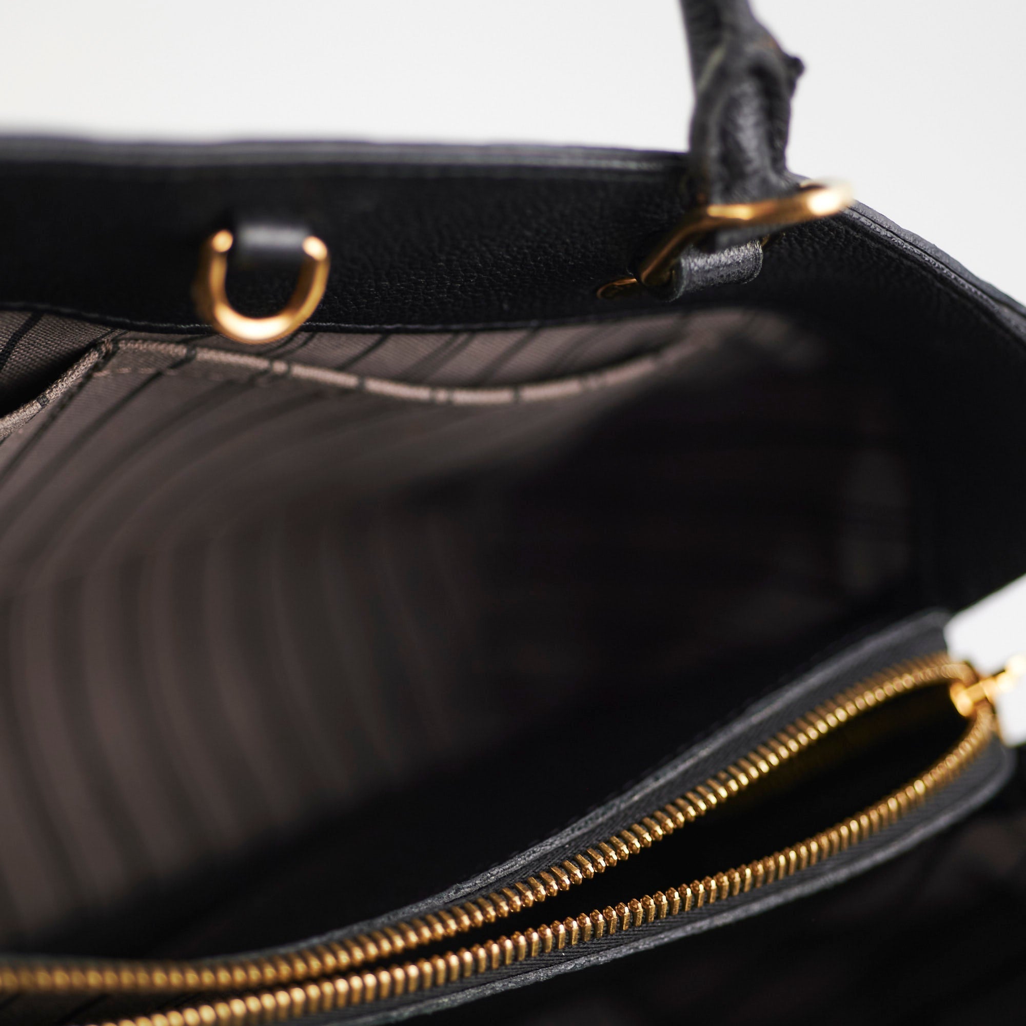 Louis Vuitton Montaigne MM Empreinte Black