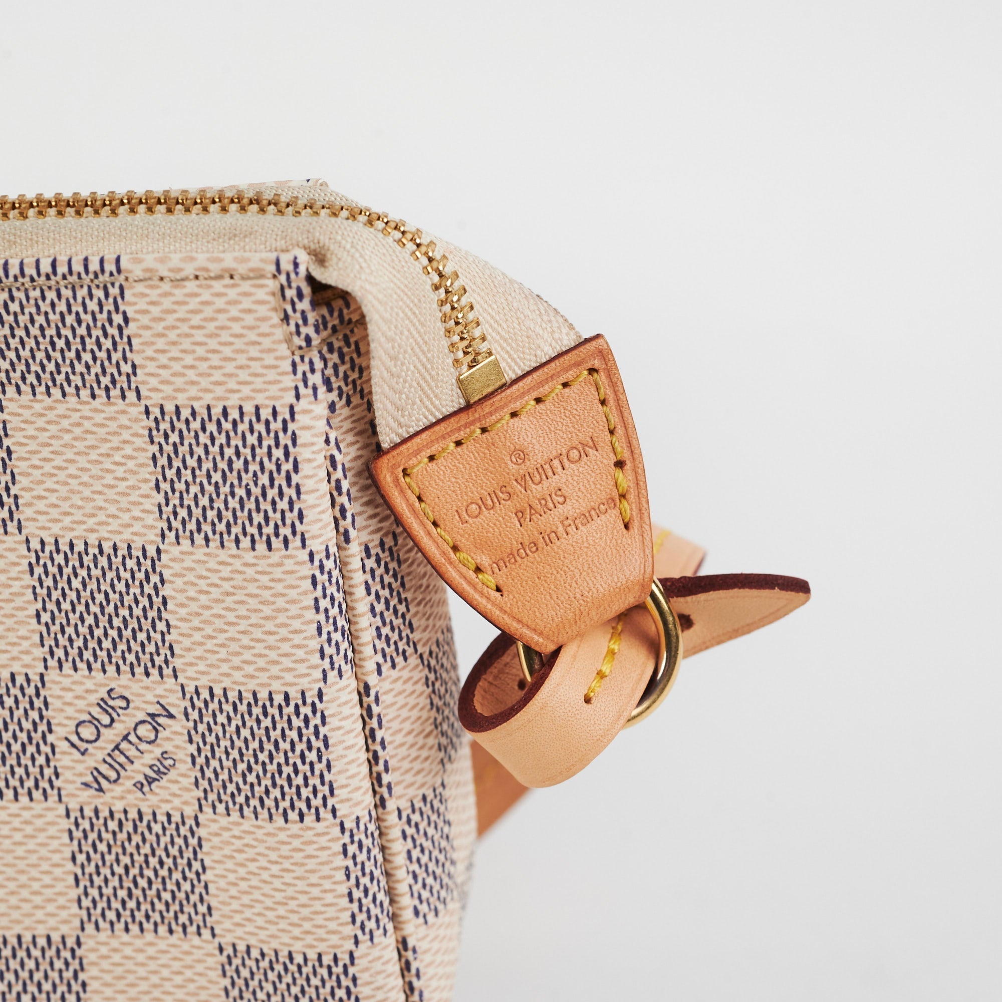 Louis Vuitton Pochette Damier Zur