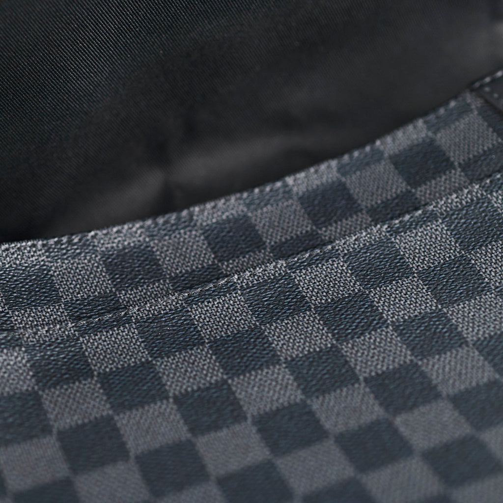 Louis Vuitton Small Men Messenger Crossbody Bag Damier Eclipse