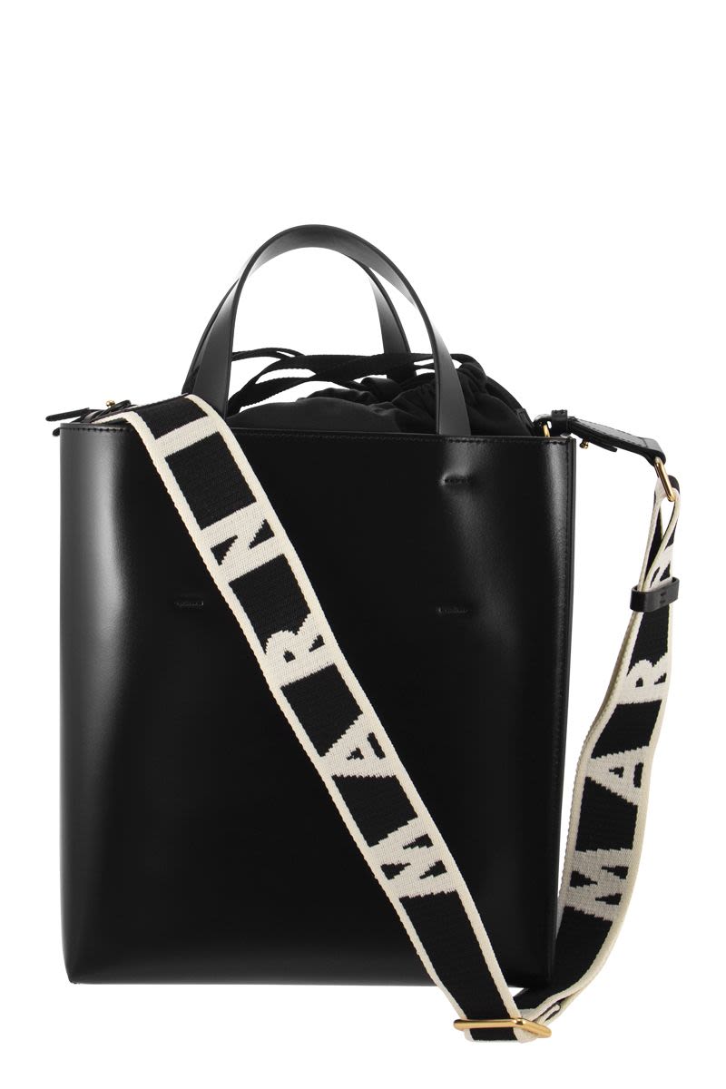 SMALL BAG MUSEUM