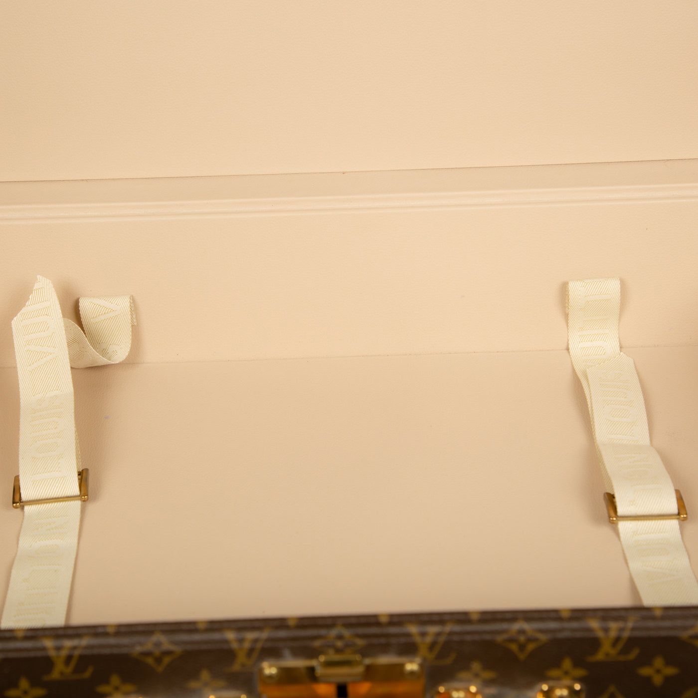 Louis Vuitton Bisten 70