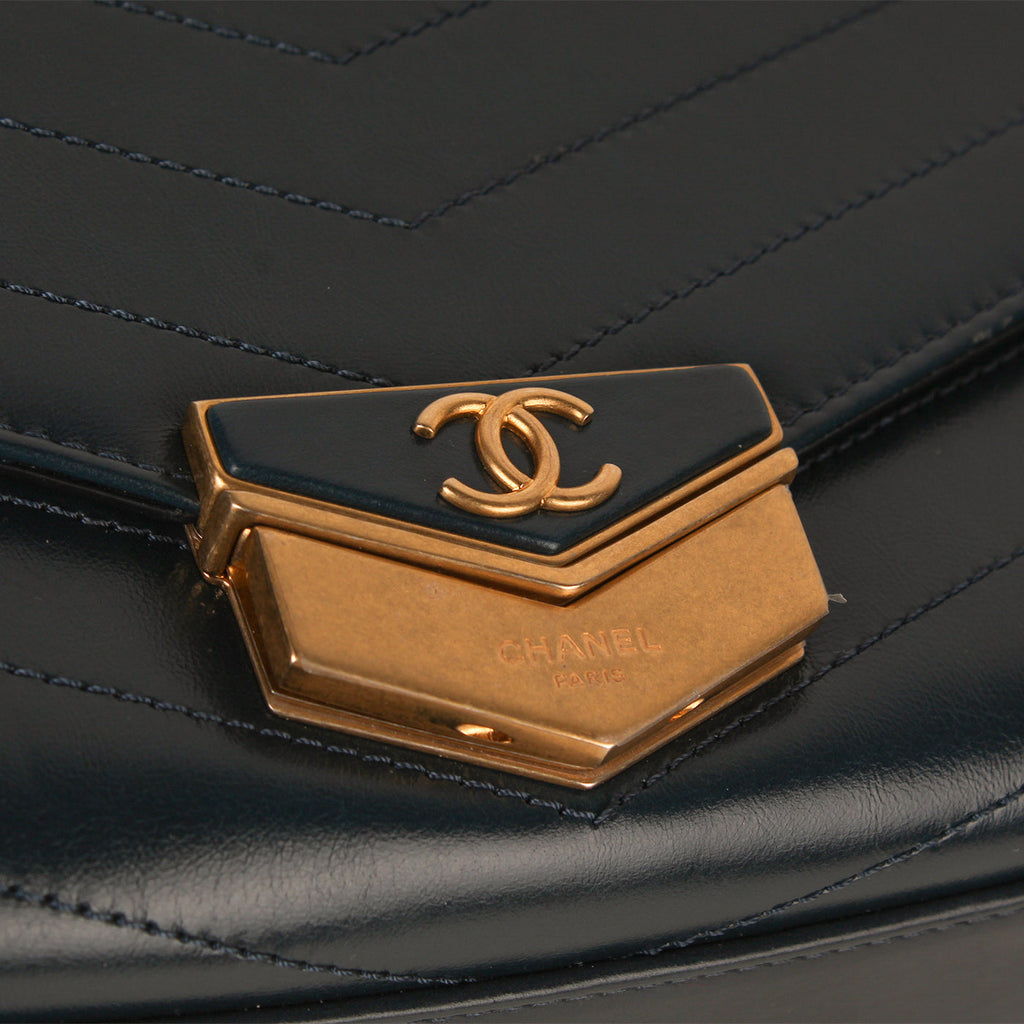 Seasonal Medal Flap Bag