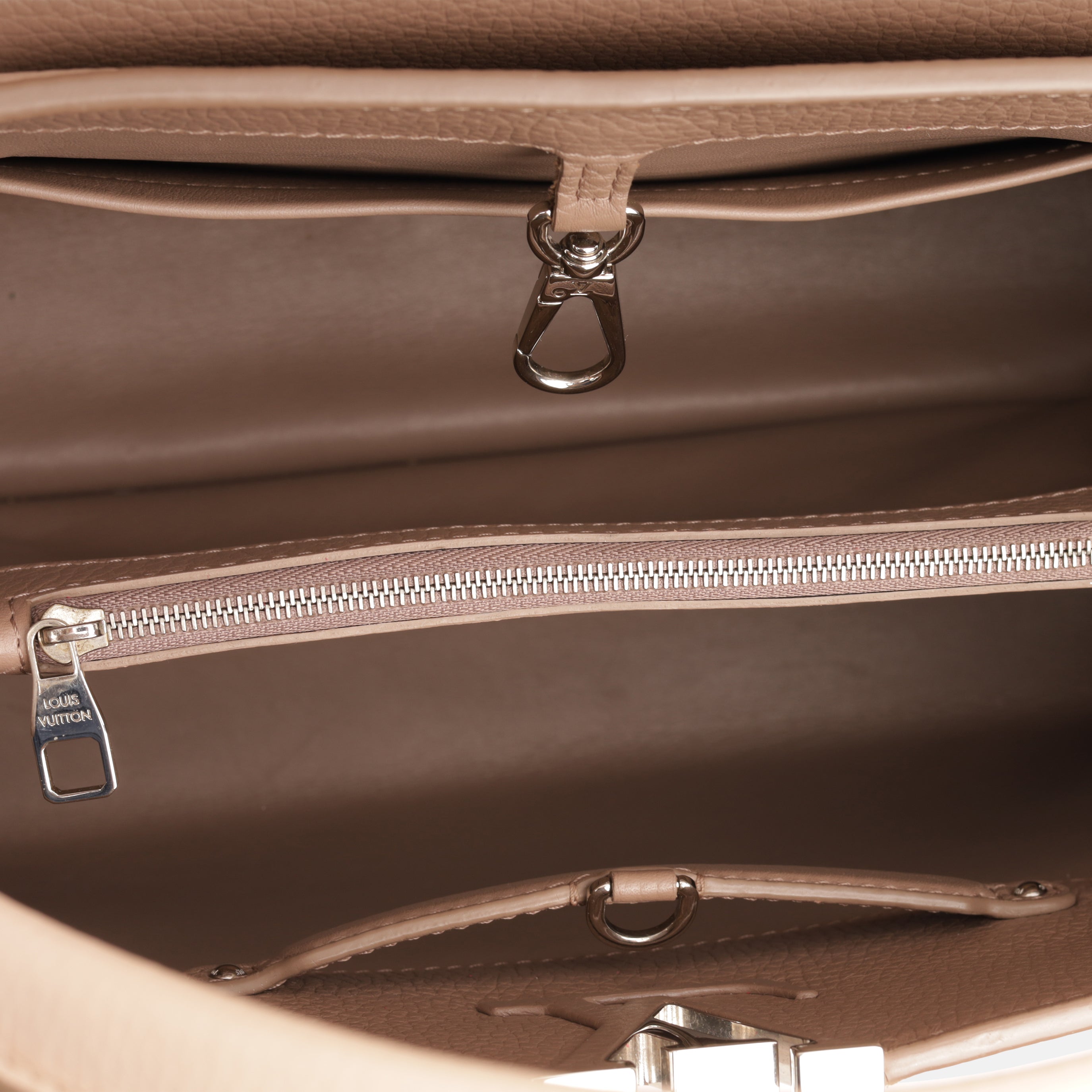 Louis Vuitton Capucines MM