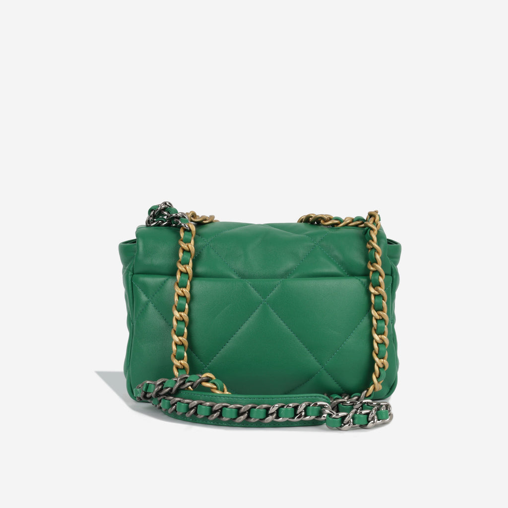 Chanel 19 - Small