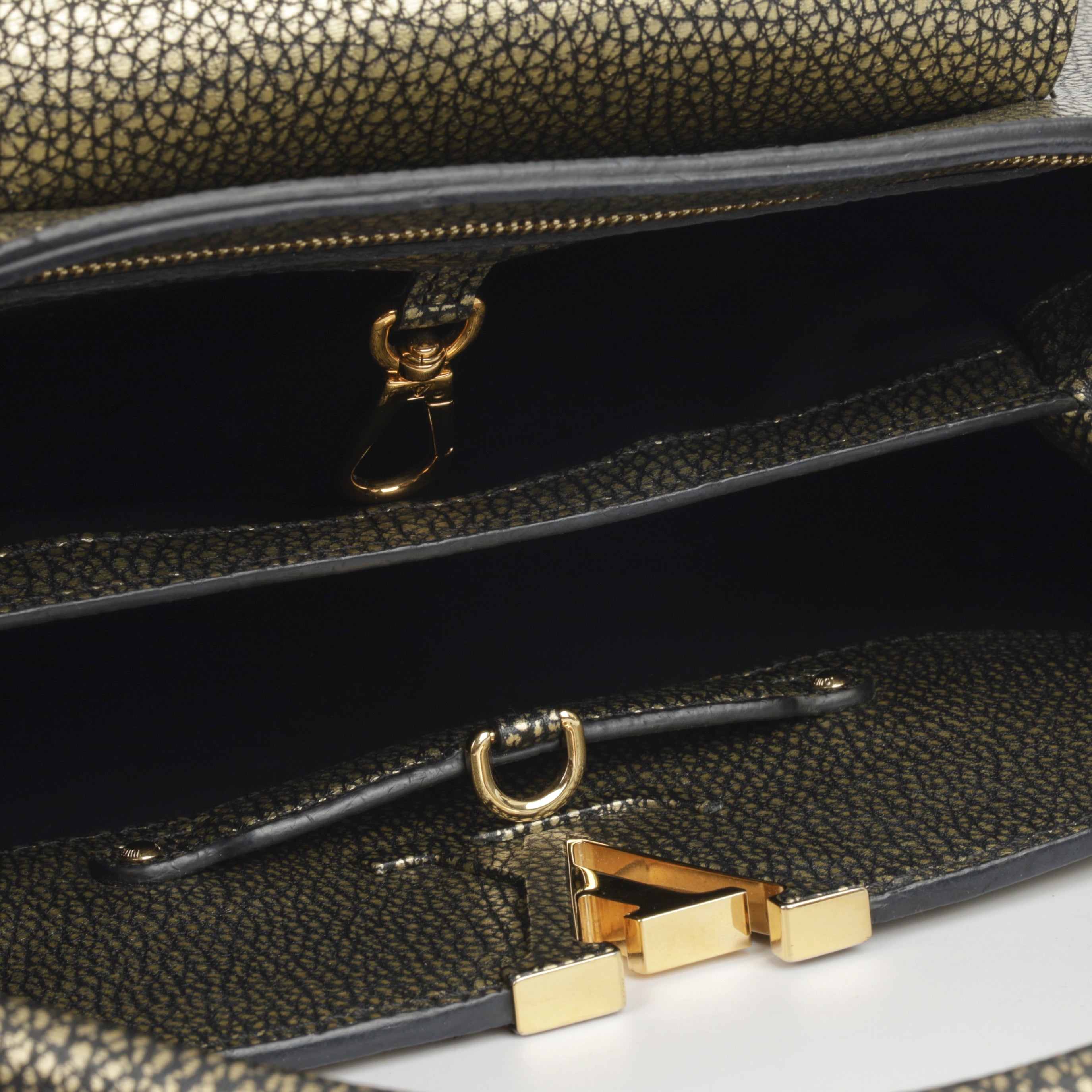 Louis Vuitton Capucines MM