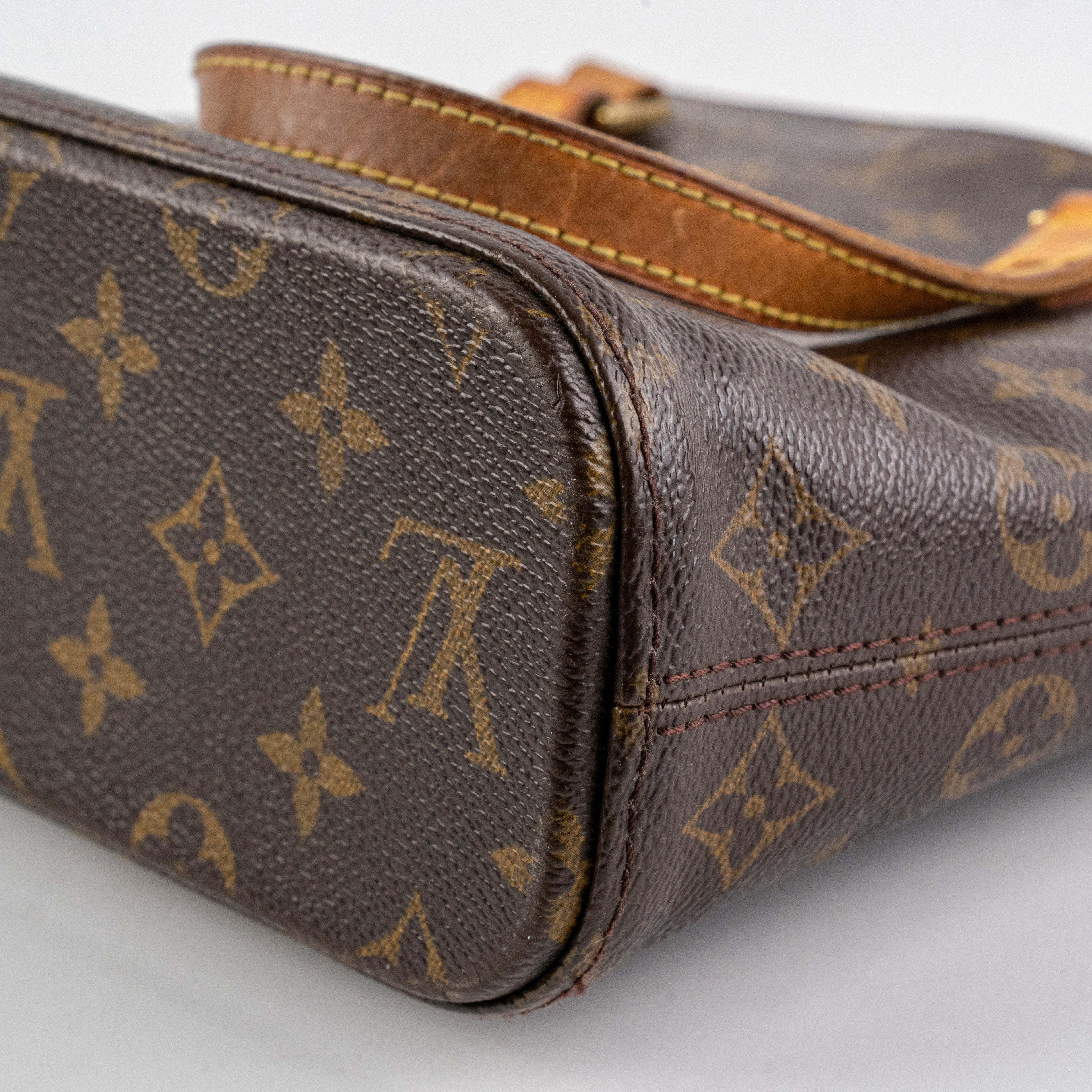 ITEM 19 - Louis Vuitton Vavin Monogram