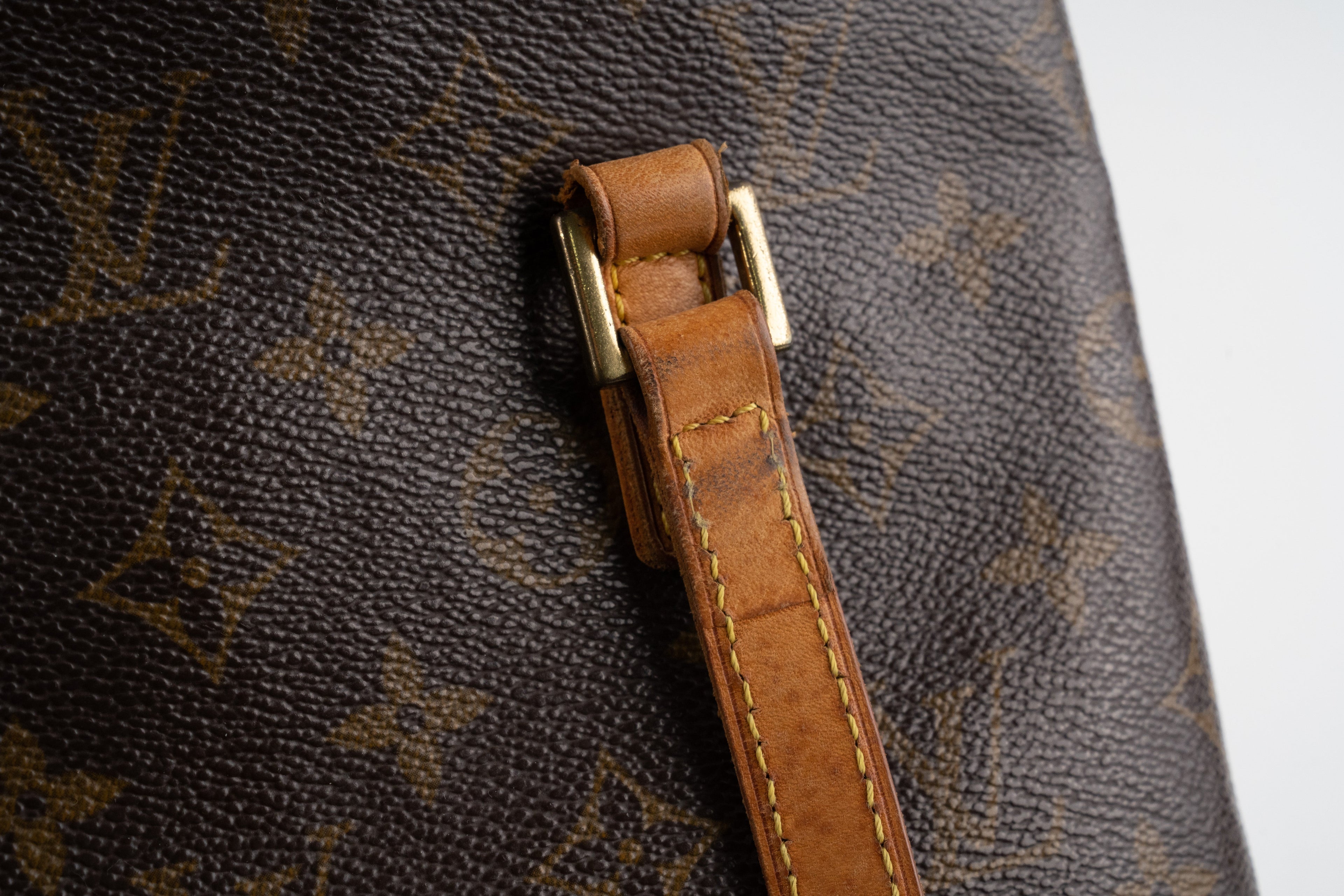 ITEM 19 - Louis Vuitton Vavin Monogram