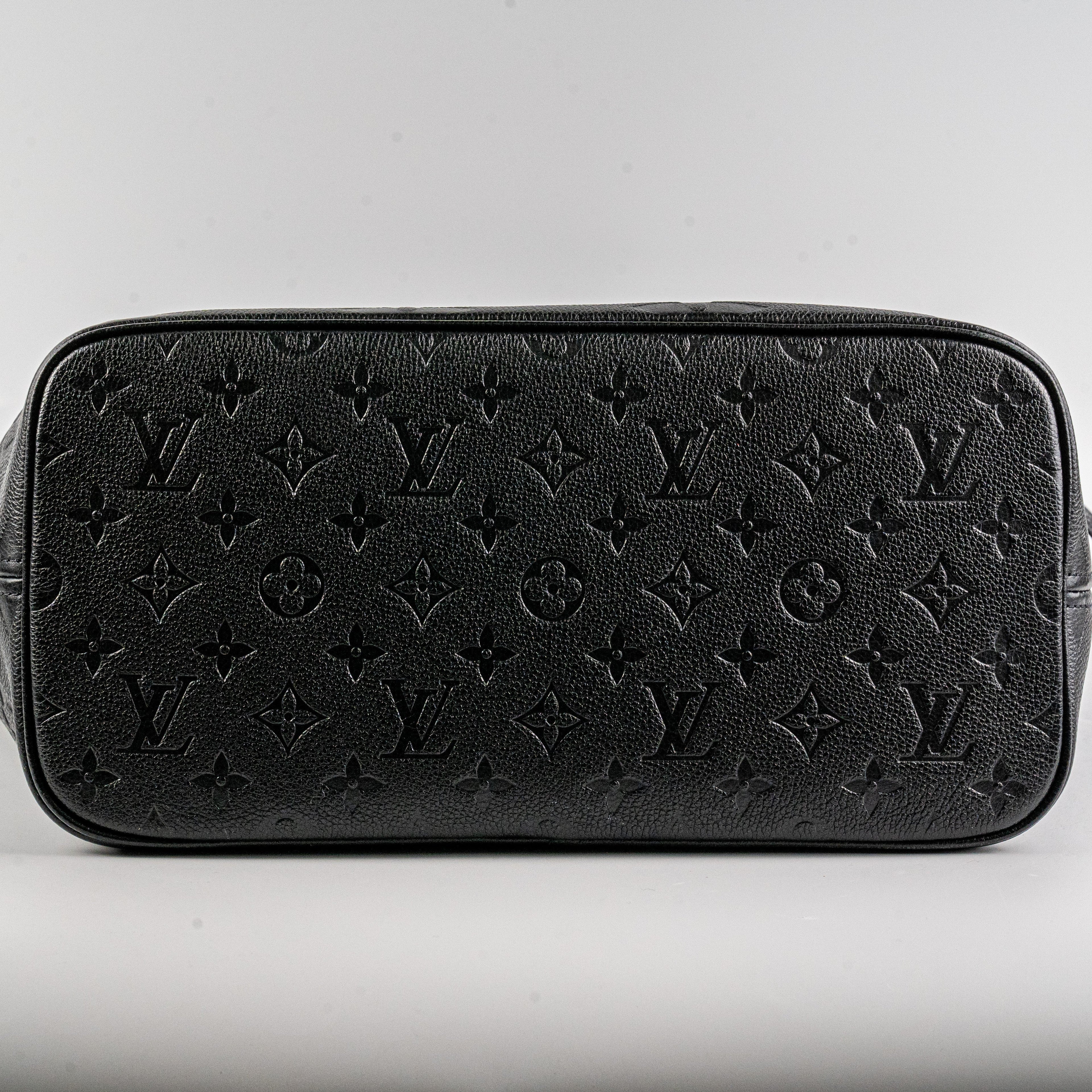 Louis Vuitton Neverfull MM Black