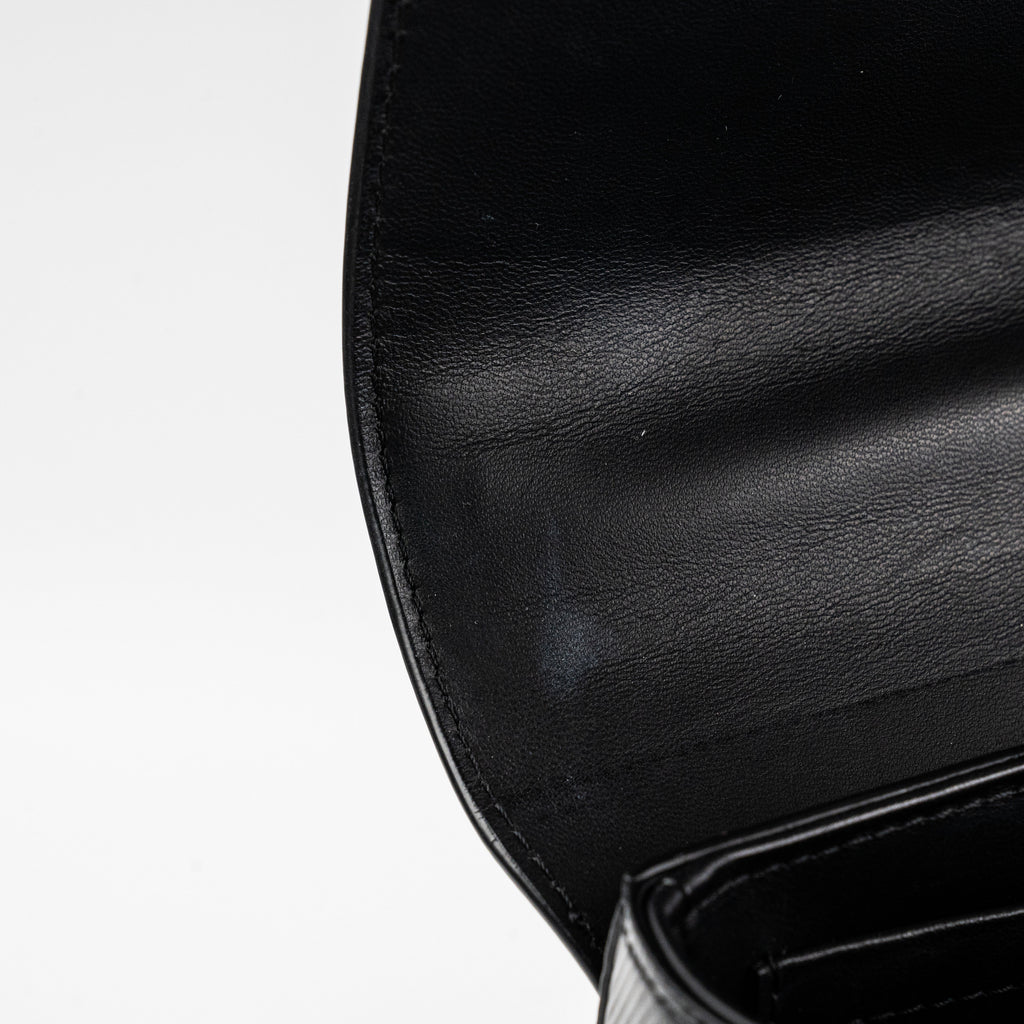 Louis Vuitton Twist MM Black
