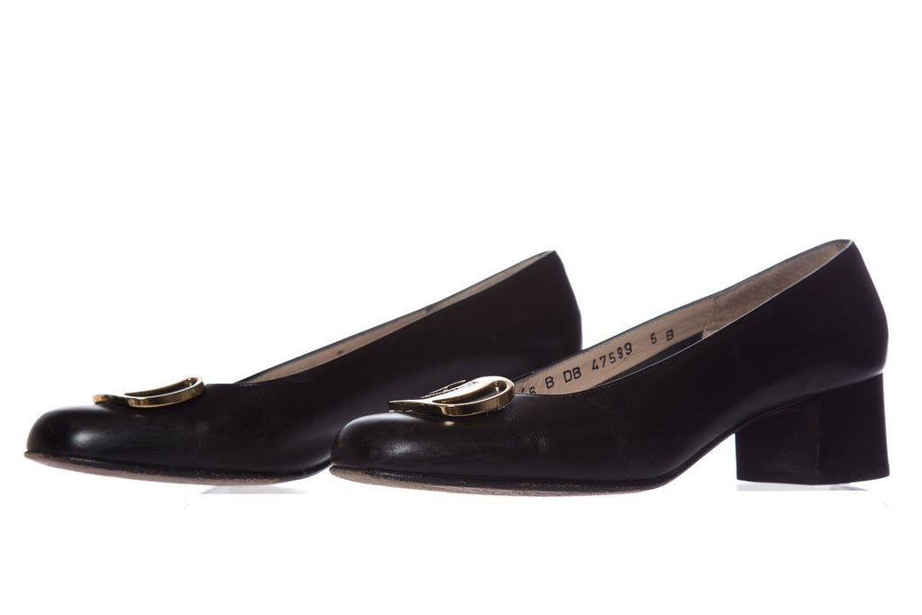 Salvatore Ferragamo Black Leather Pumps SZ 5