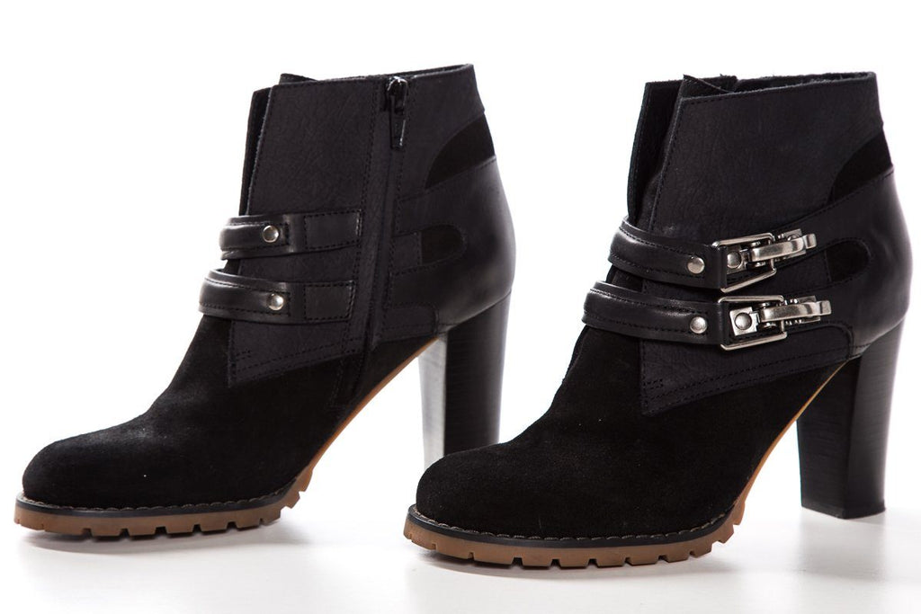 See by ChloÃƒÆ’Ã‚Â© Black Suede Round-Toe Ankle Booties SZ 37