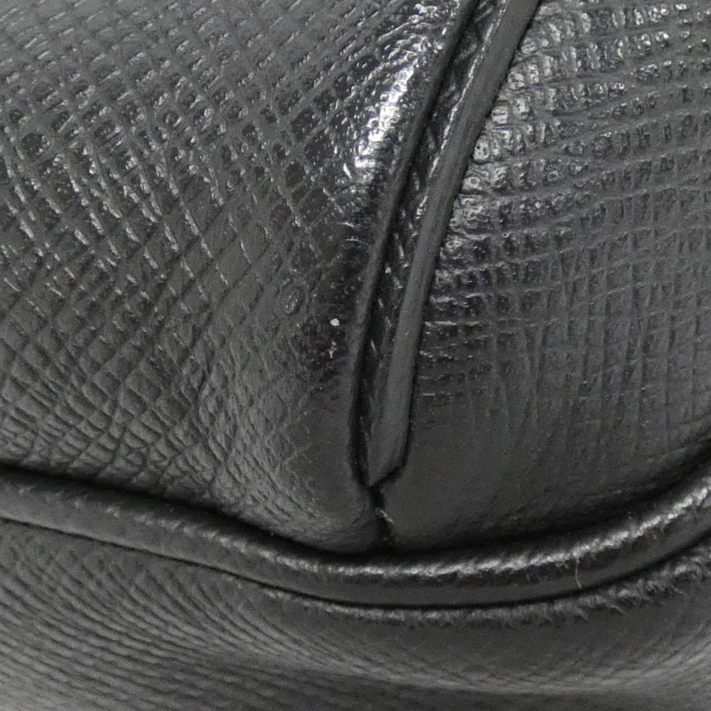 Luxury Leather Designer Handbag in Excellent Condition