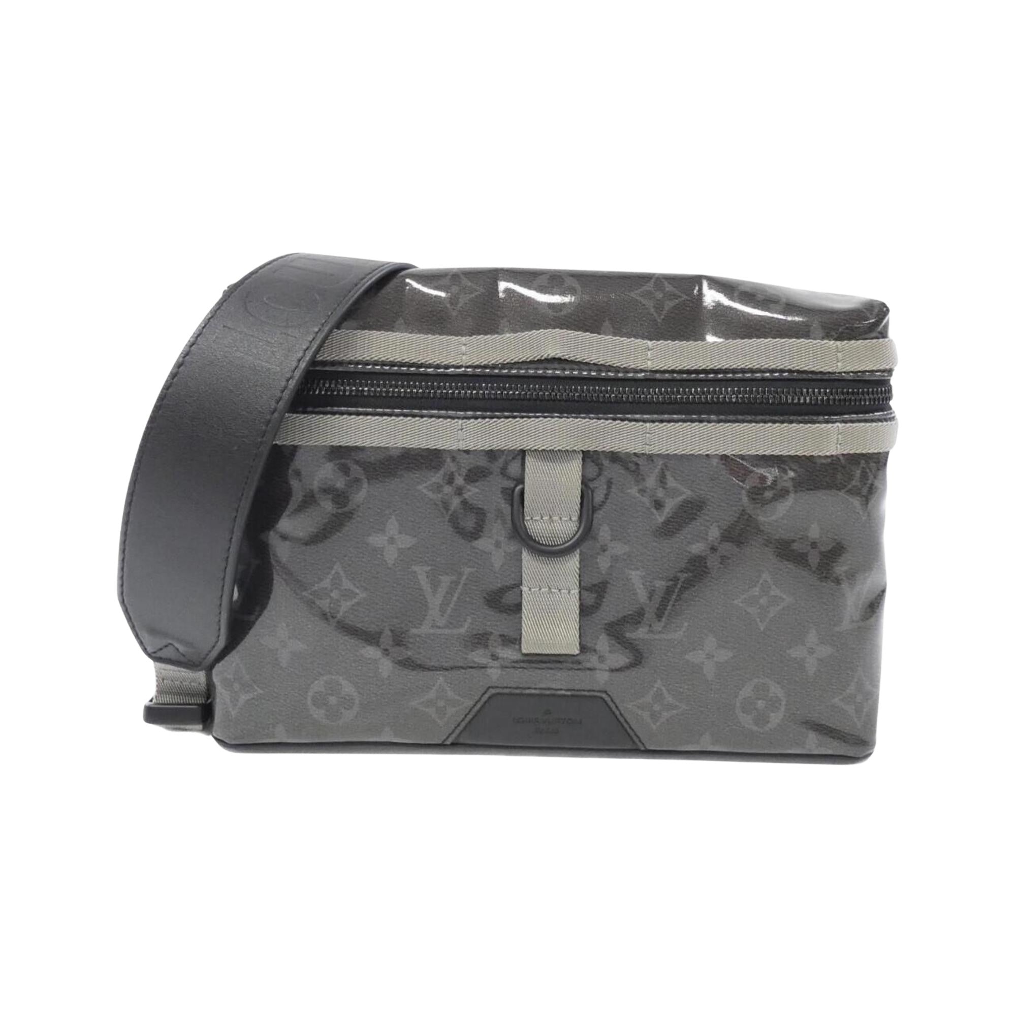 Luxury Canvas Messenger Bag with Excellent Condition