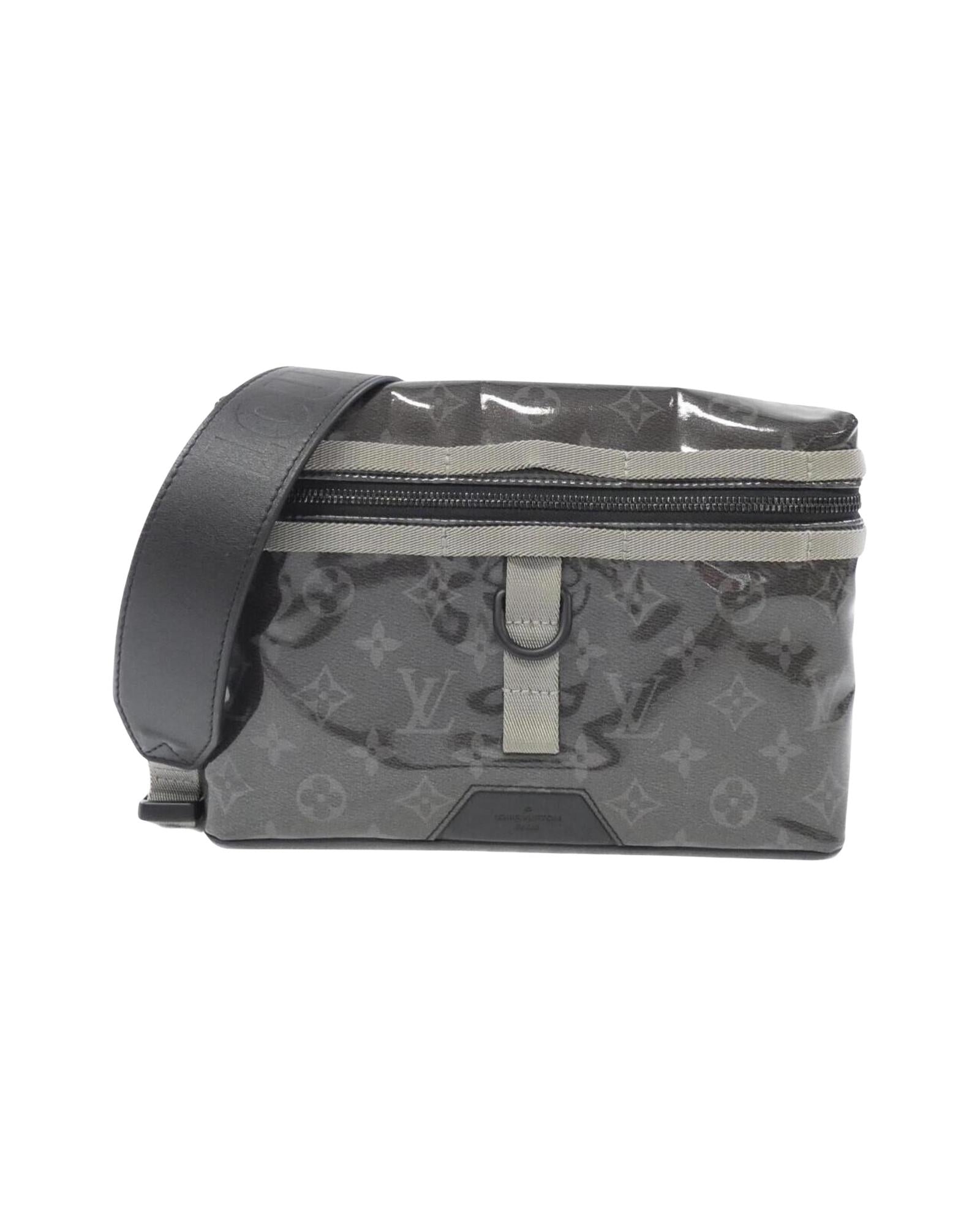 Luxury Canvas Messenger Bag with Excellent Condition