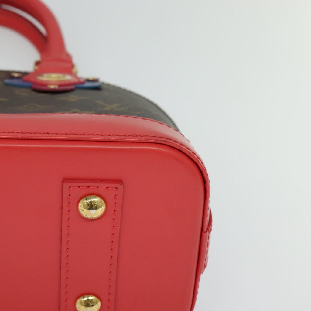 Elegant Canvas Shoulder Bag with Excellent Condition and Slight Metal Scratches