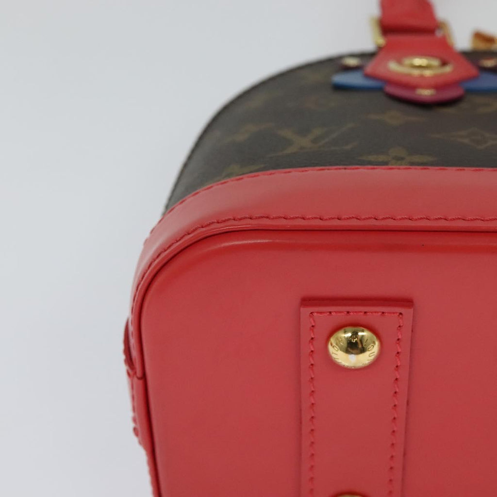 Elegant Canvas Shoulder Bag with Excellent Condition and Slight Metal Scratches