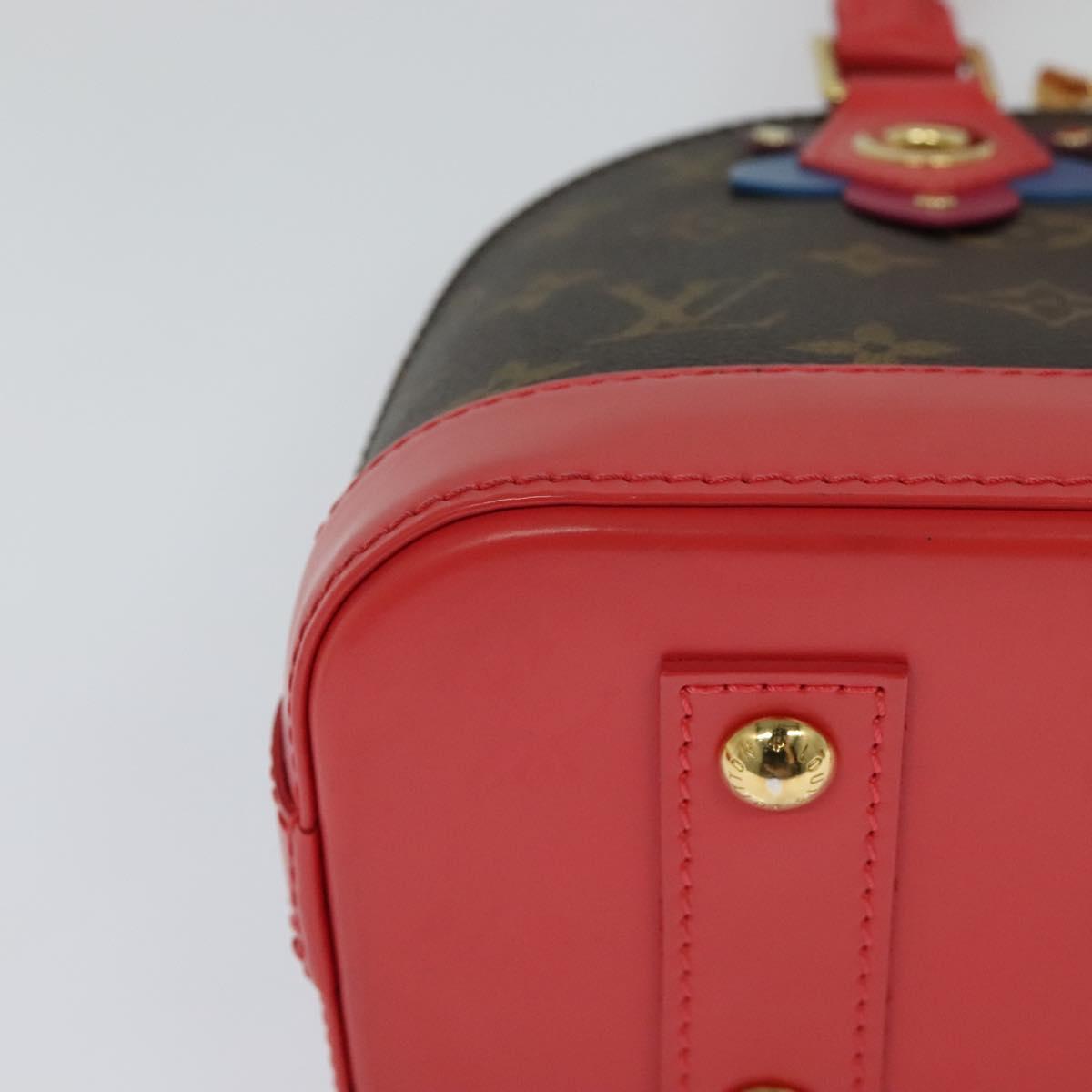 Elegant Canvas Shoulder Bag with Excellent Condition and Slight Metal Scratches