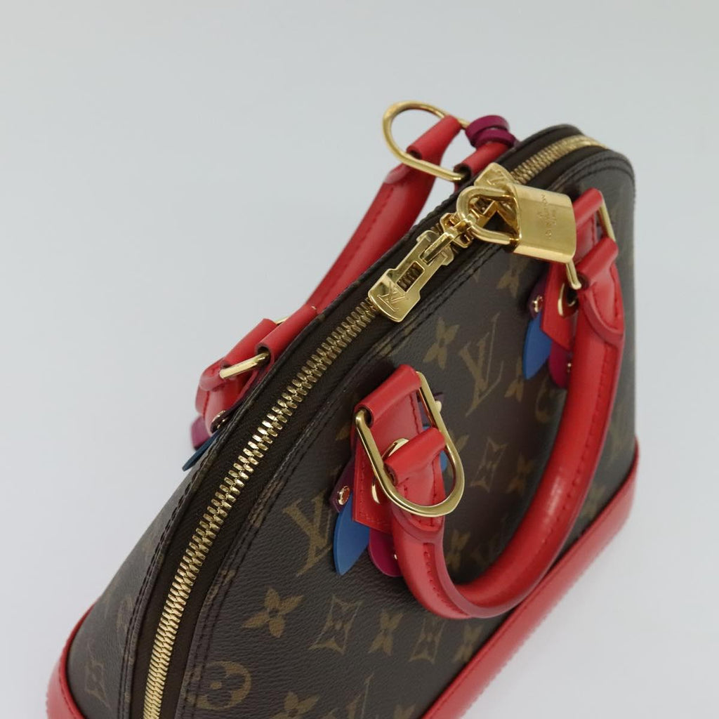 Elegant Canvas Shoulder Bag with Excellent Condition and Slight Metal Scratches