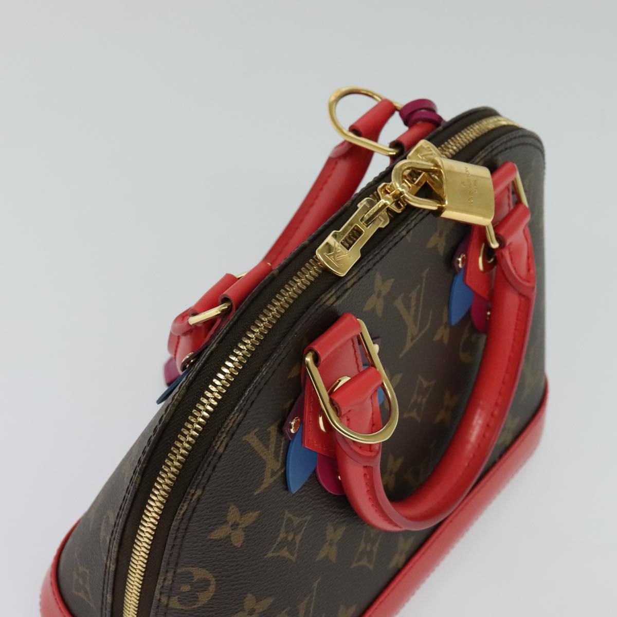 Elegant Canvas Shoulder Bag with Excellent Condition and Slight Metal Scratches