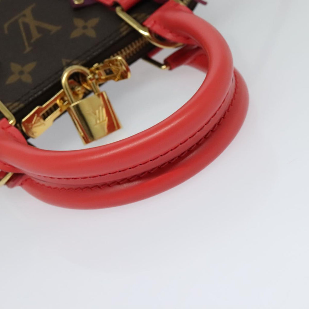 Elegant Canvas Shoulder Bag with Excellent Condition and Slight Metal Scratches