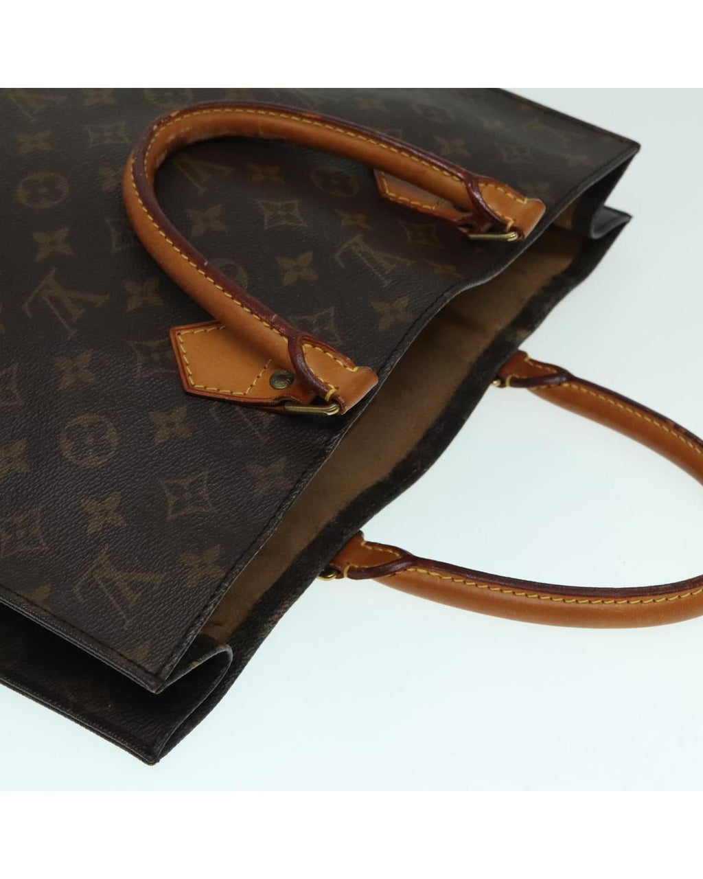 Monogram Canvas Sac Plat Handbag with Tobacco Scent and Wear