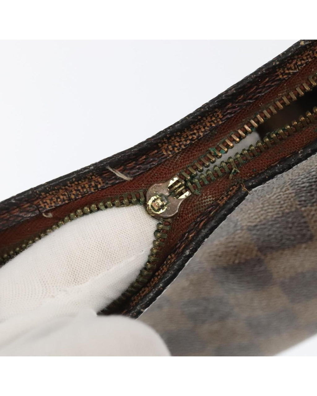 Damier Ebene Poche Toilette 26 Pouch