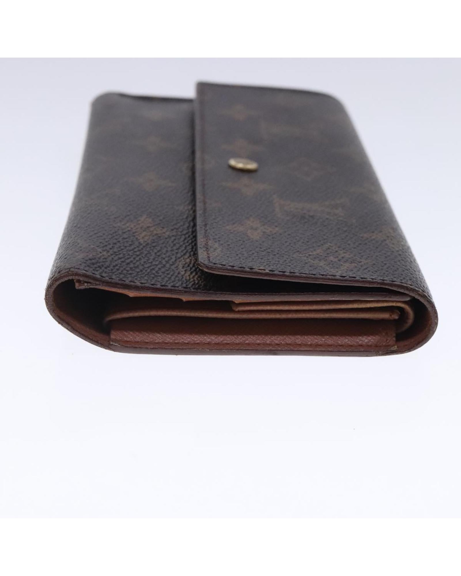 Monogram Portefeuille International Wallet with  Detailing