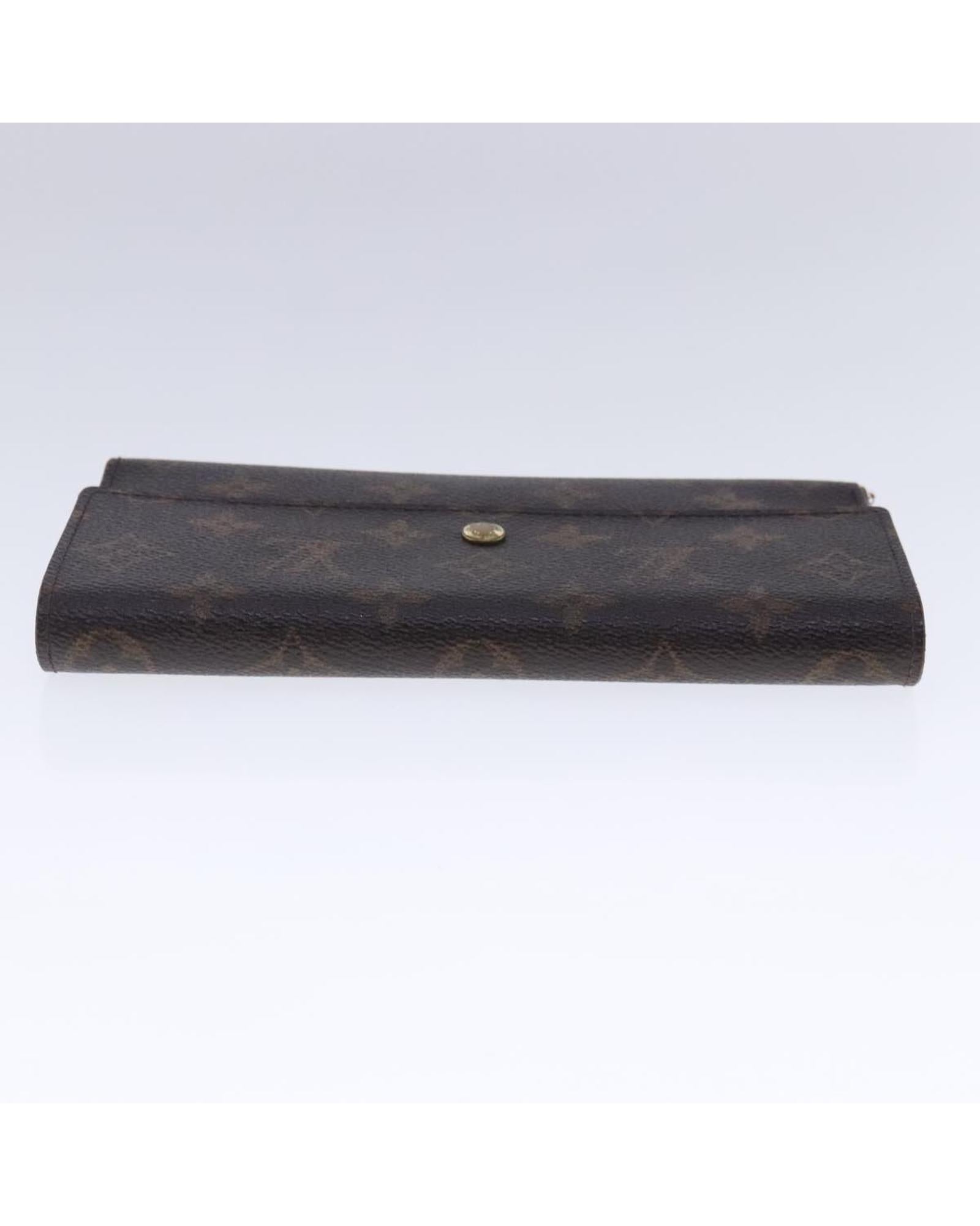 Monogram Portefeuille International Wallet with  Detailing