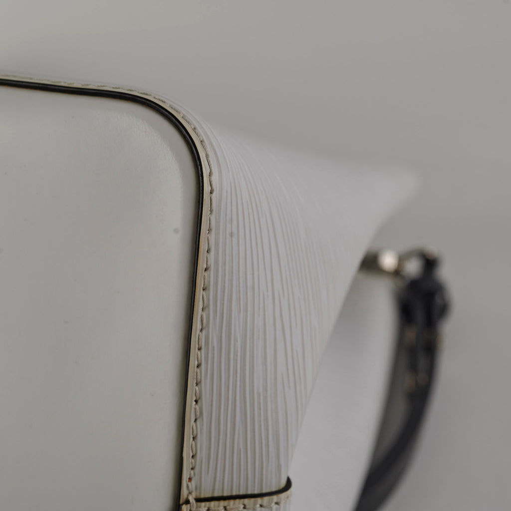 Louis Vuitton Neo Noe Epi White