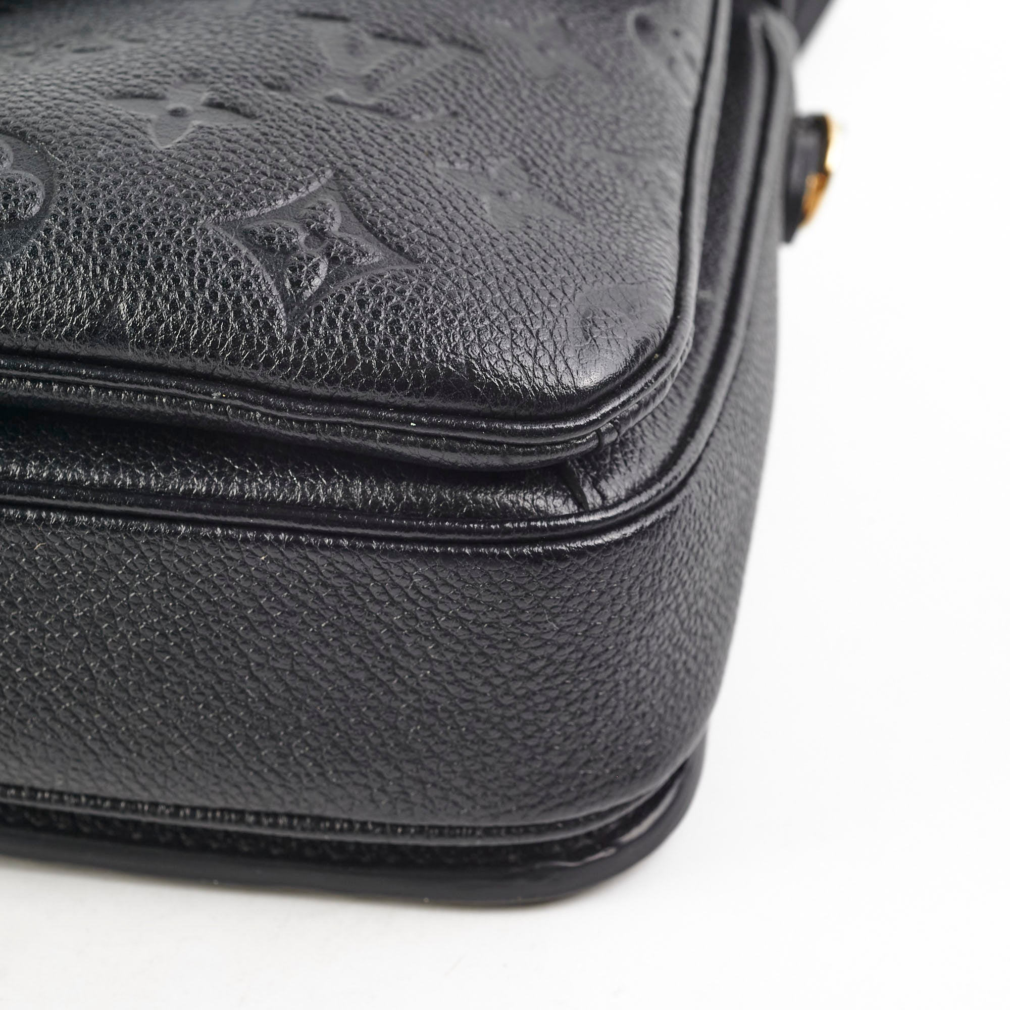 Louis Vuitton Metis Pochette Black