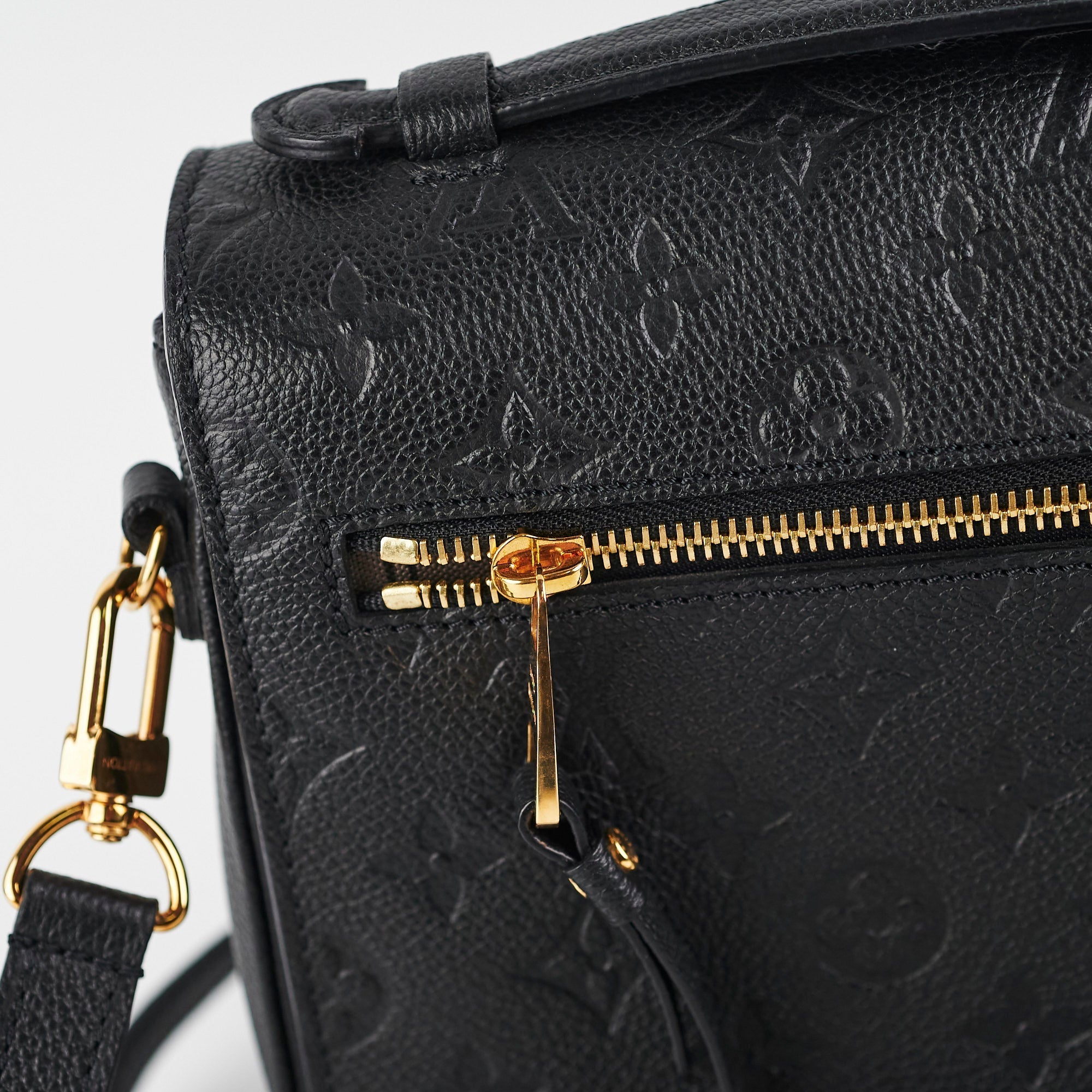 Louis Vuitton Pochette Metis Empreinte Black