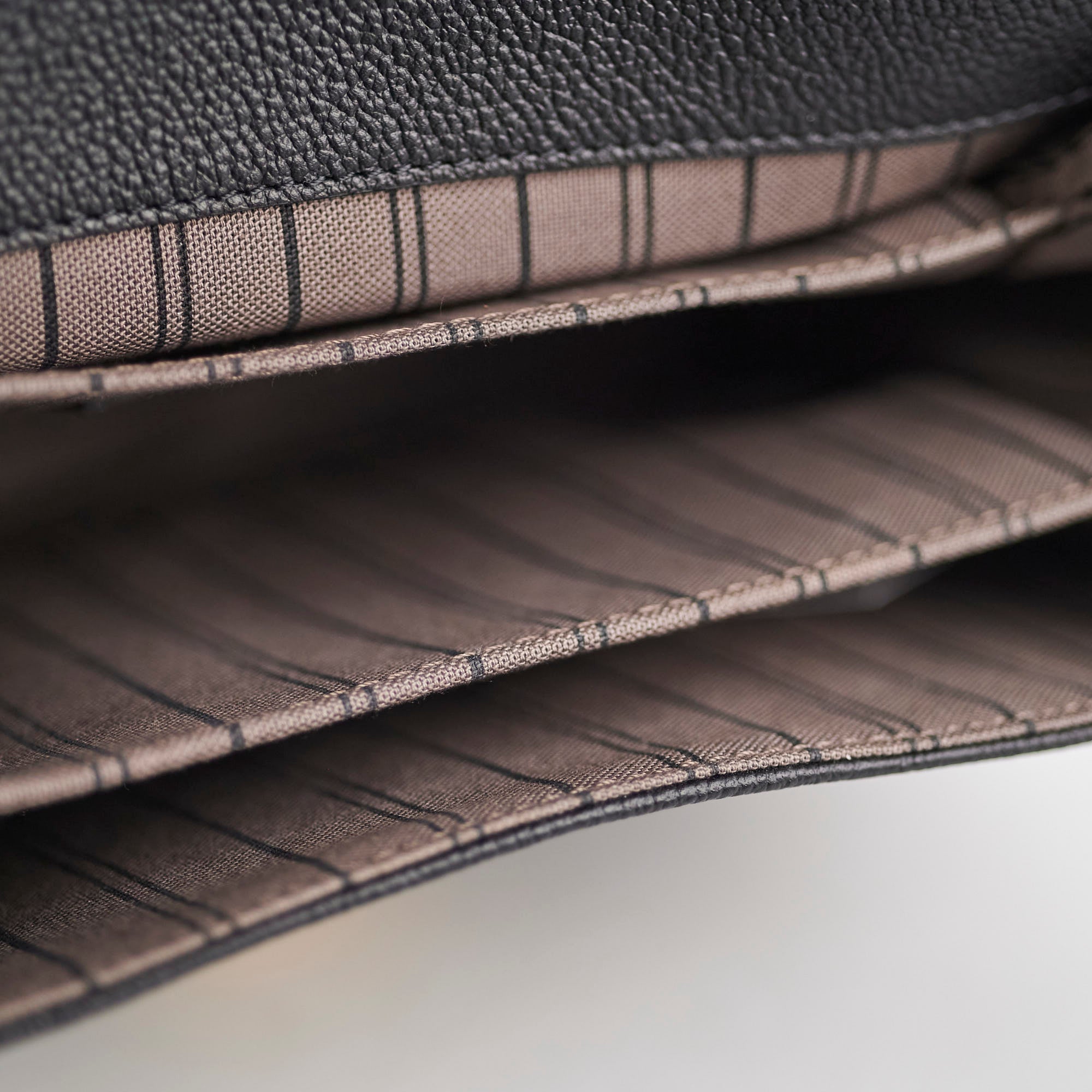 Louis Vuitton Pochette Metis Empriente Black