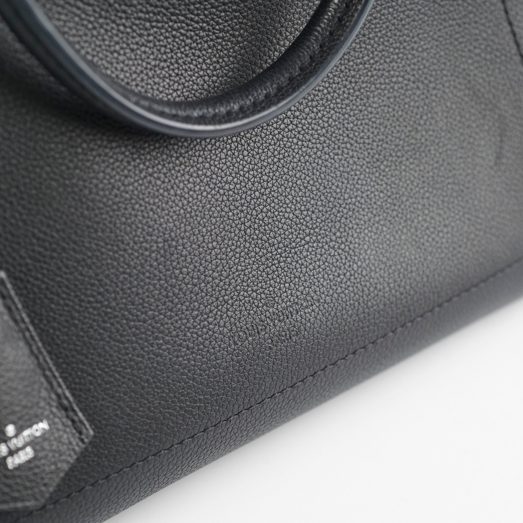 Louis Vuitton Lock Me Black