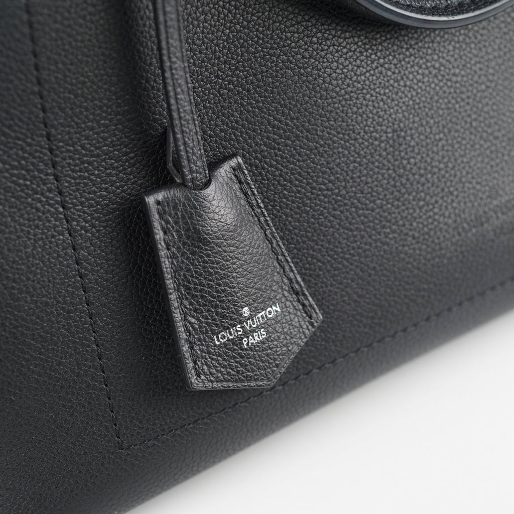Louis Vuitton Lock Me Black