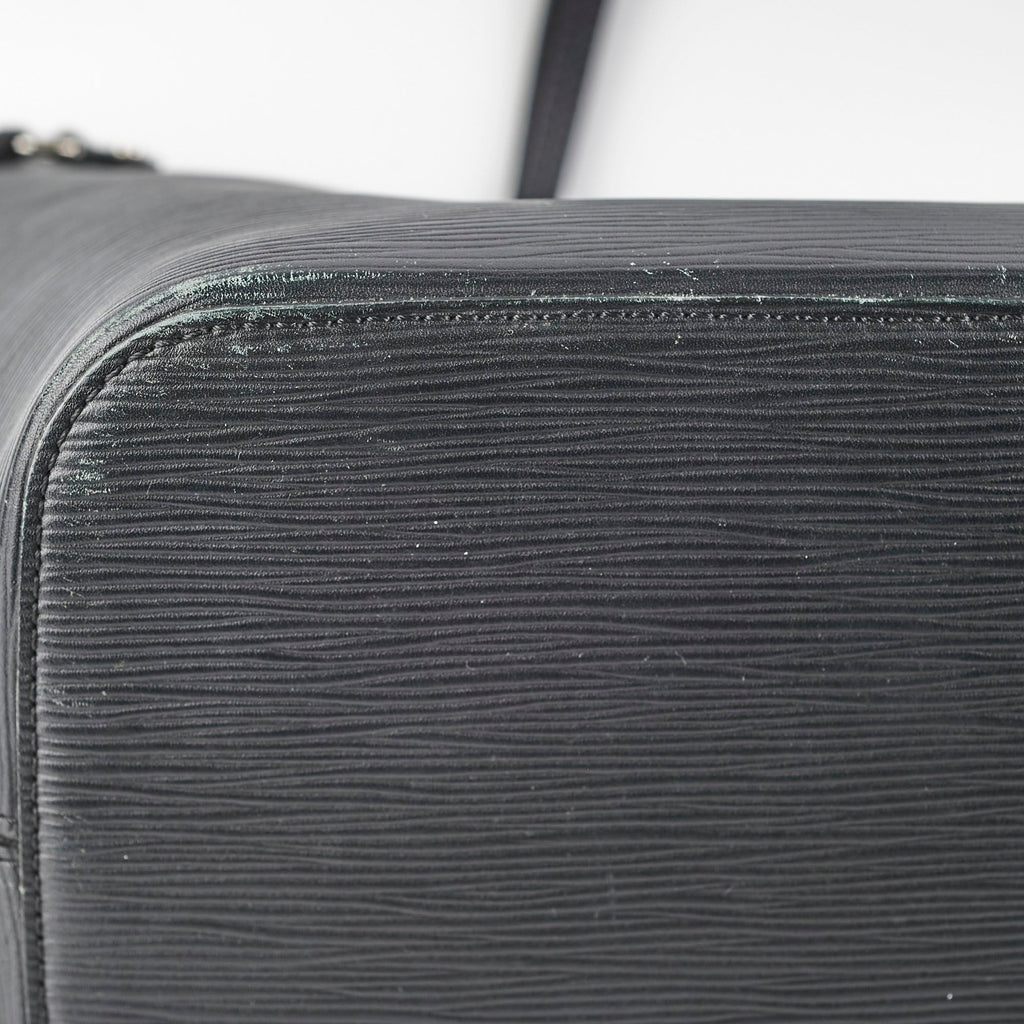 Louis Vuitton Neverfull MM Epi Black