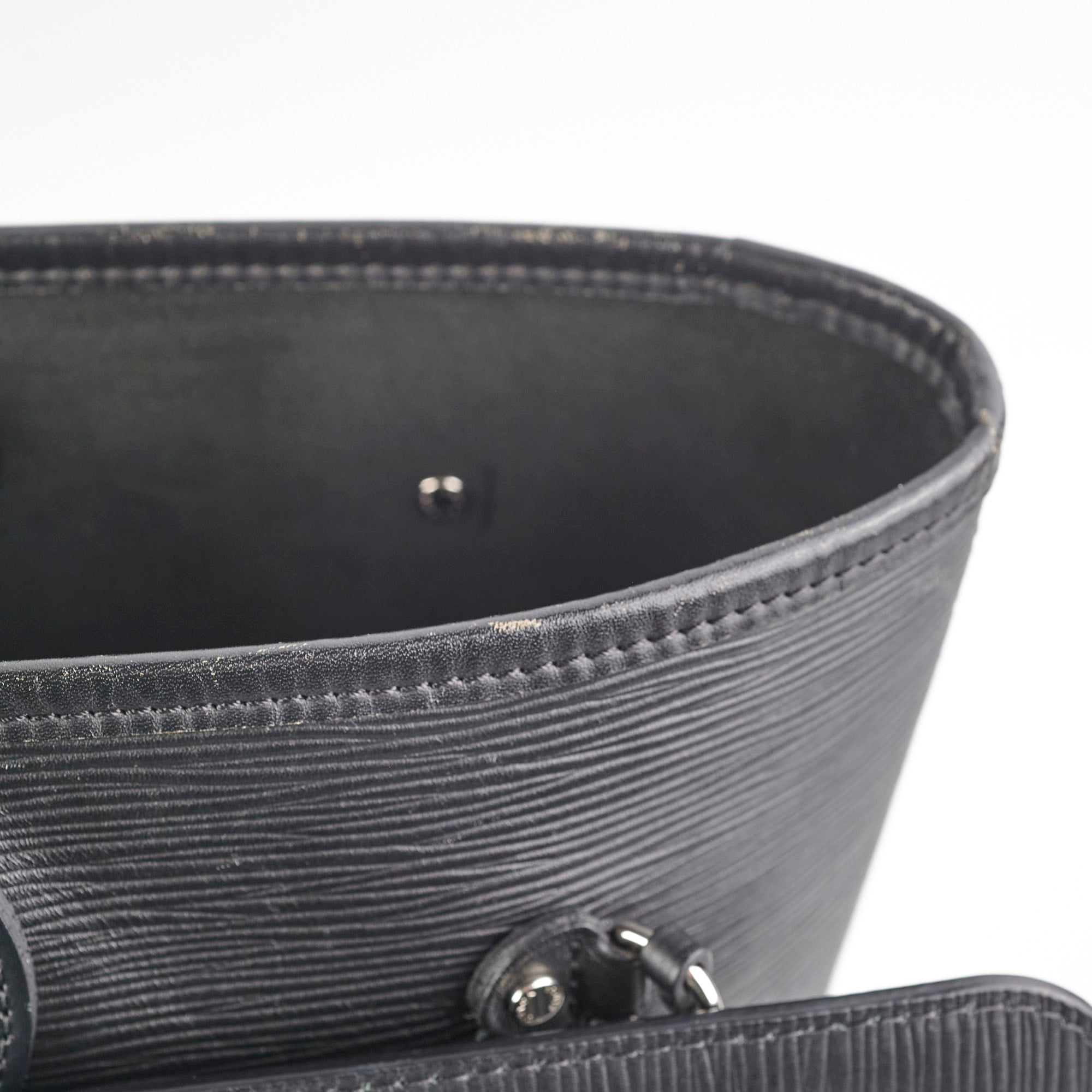 Louis Vuitton Neverfull MM Epi Black