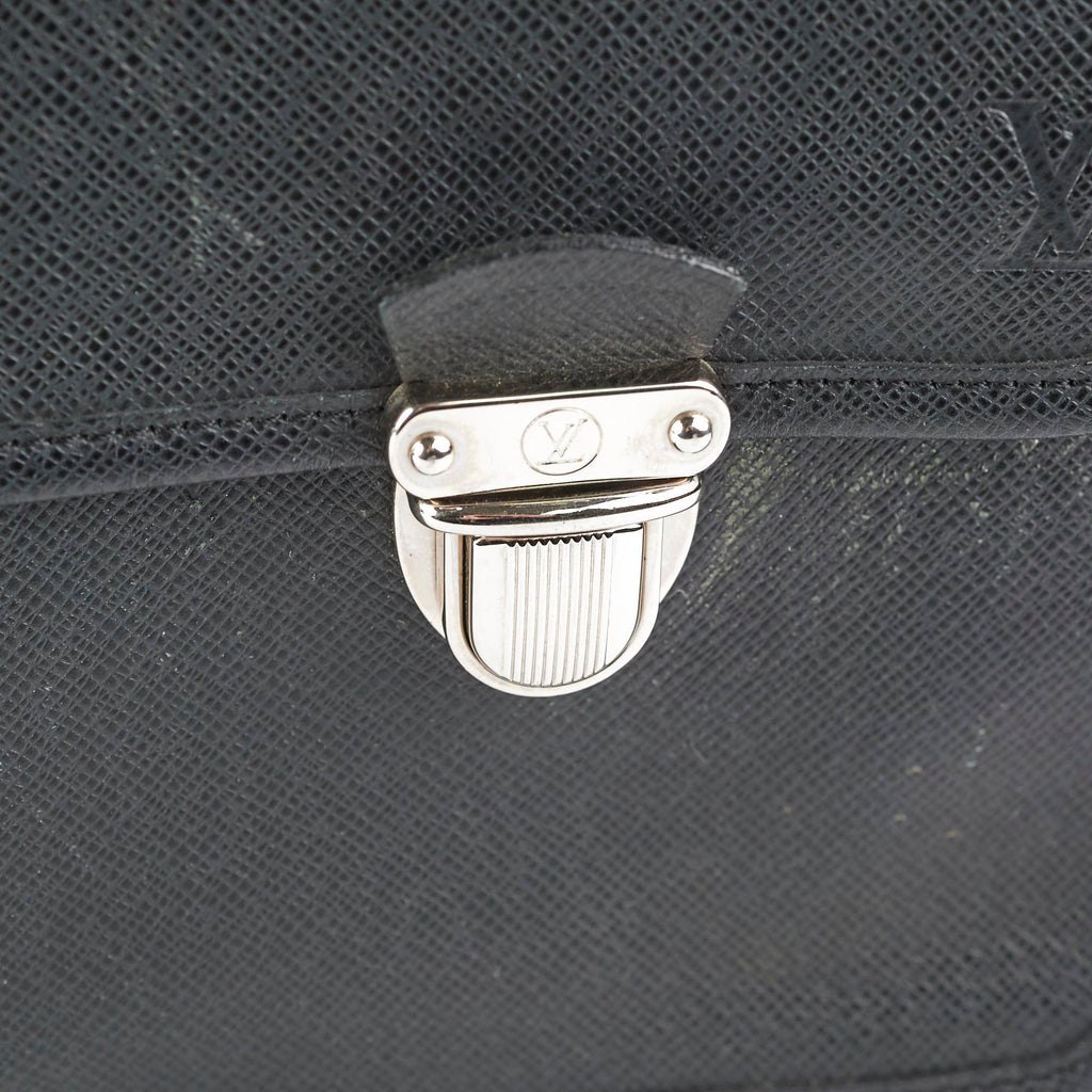 Louis Vuitton Men's Messenger Bag Black