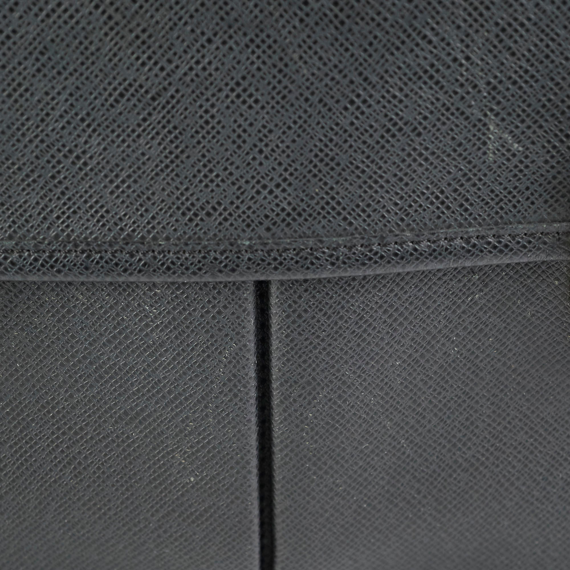 Louis Vuitton Men's Messenger Bag Black