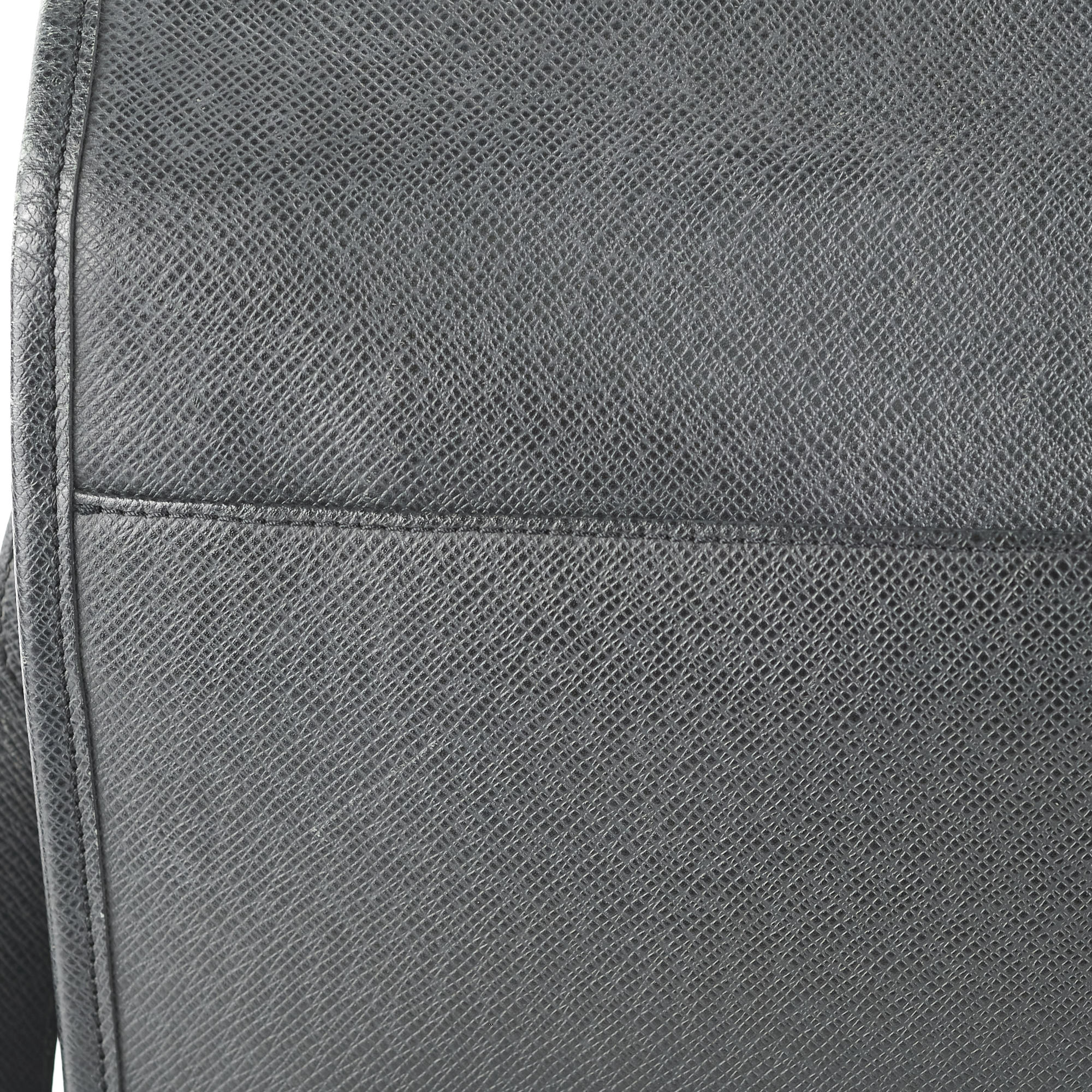 Louis Vuitton Men's Messenger Bag Black
