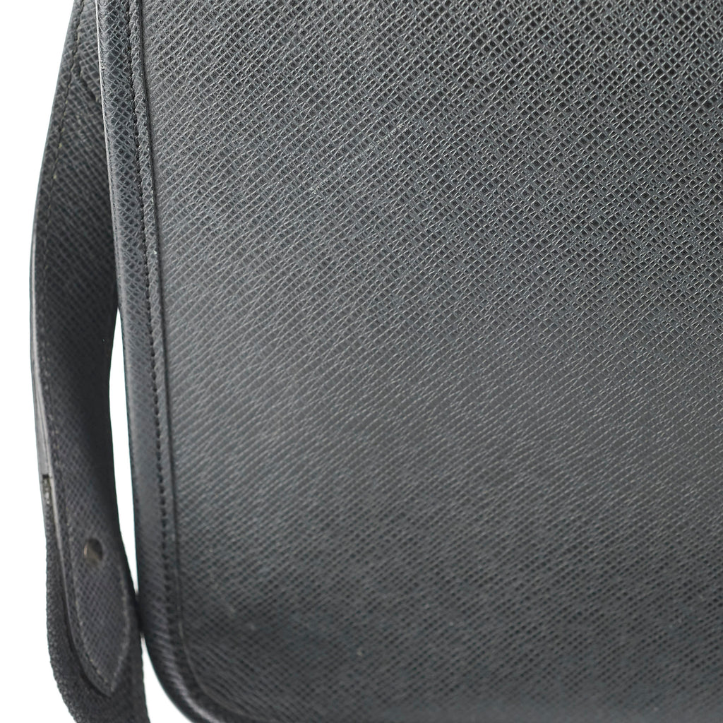 Louis Vuitton Men's Messenger Bag Black