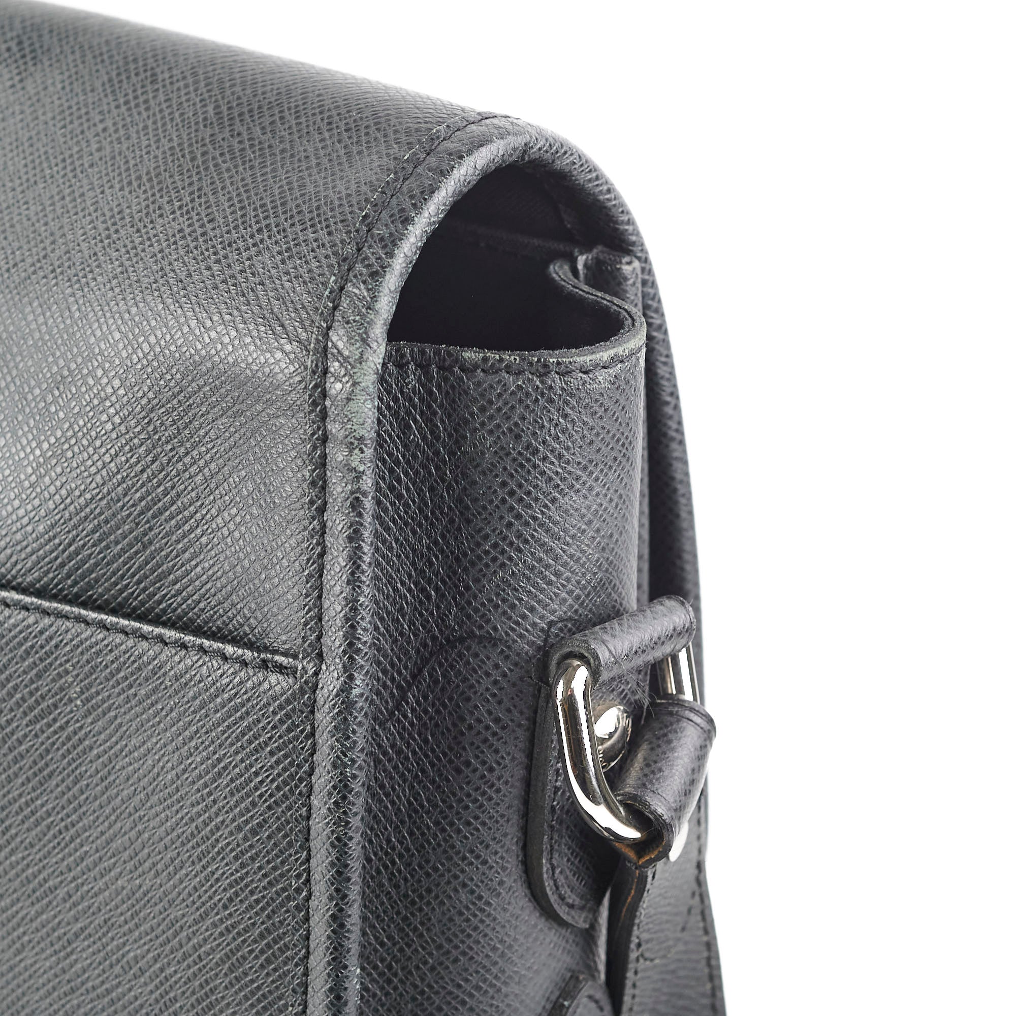 Louis Vuitton Men's Messenger Bag Black