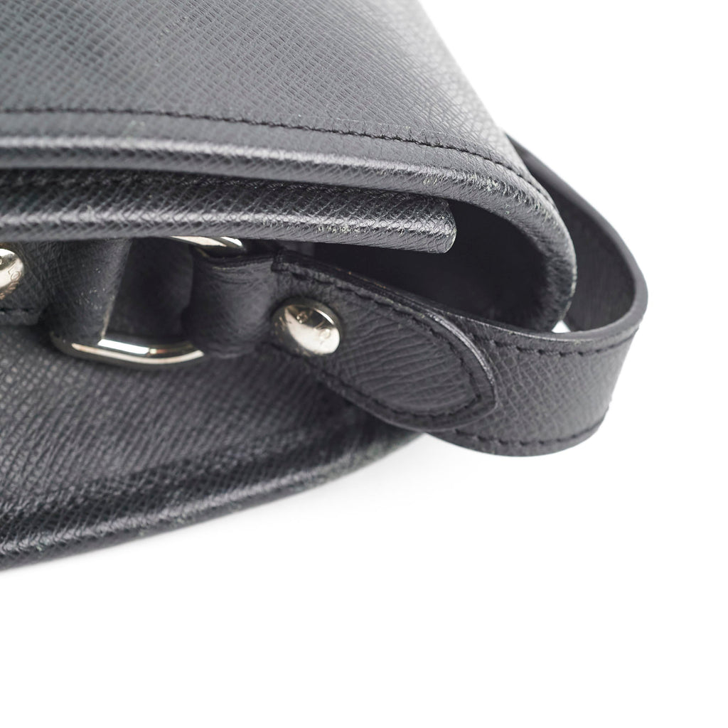 Louis Vuitton Men's Messenger Bag Black