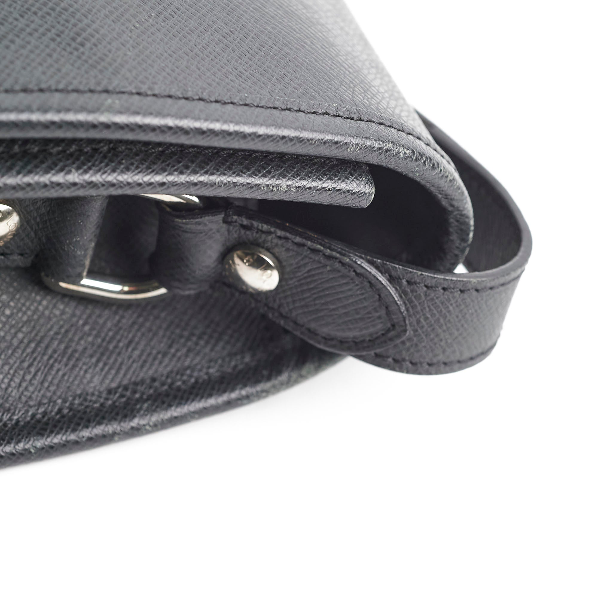 Louis Vuitton Men's Messenger Bag Black