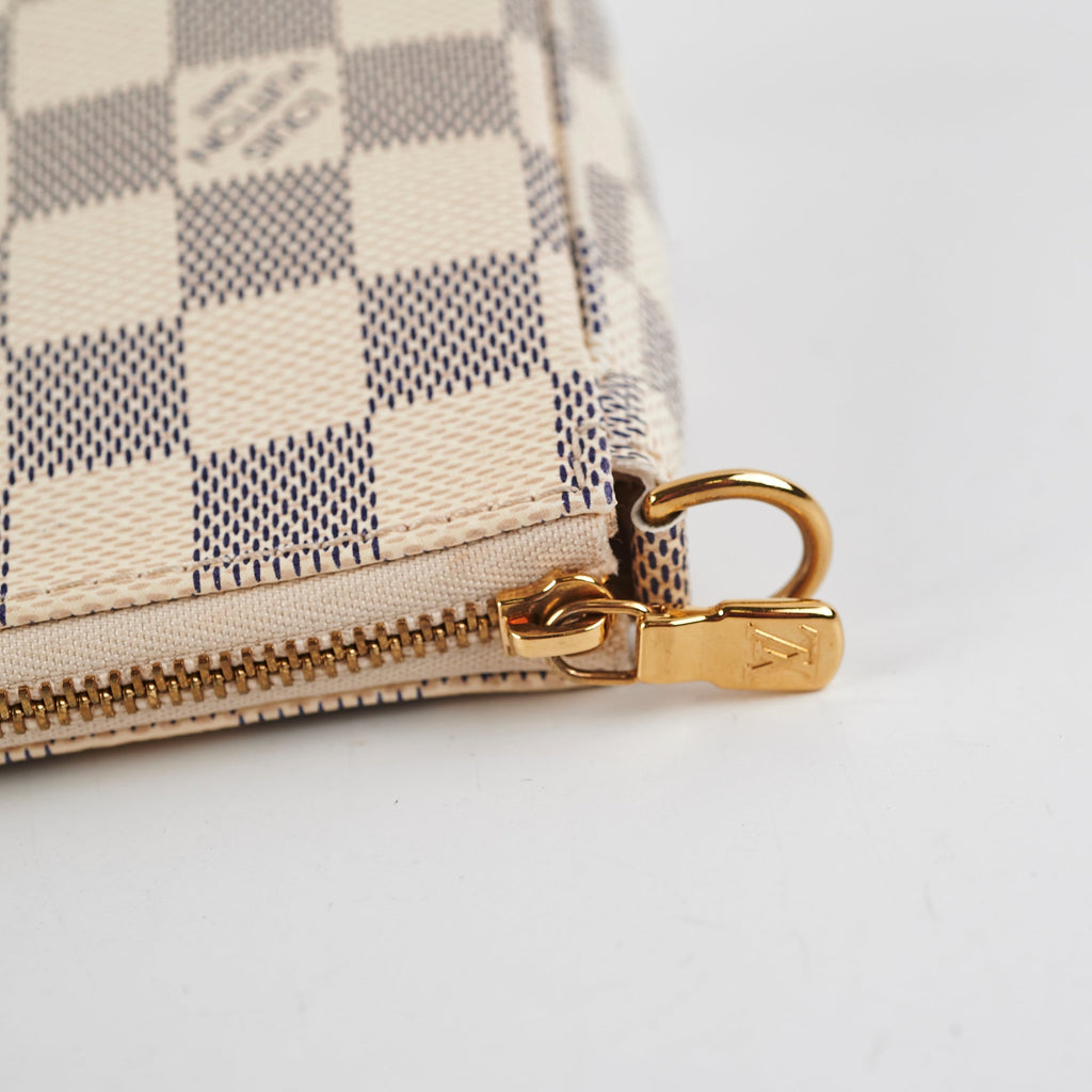 Louis Vuitton Pochette Accessoire Damier Azur