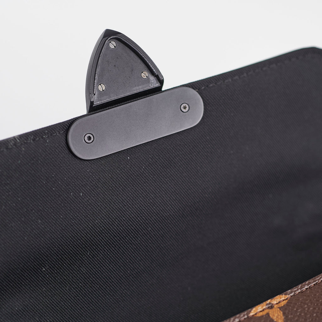 Louis Vuitton Monogram Canvas S Lock Bumbag