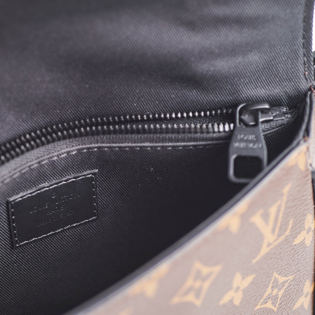 Louis Vuitton Monogram Canvas S Lock Bumbag