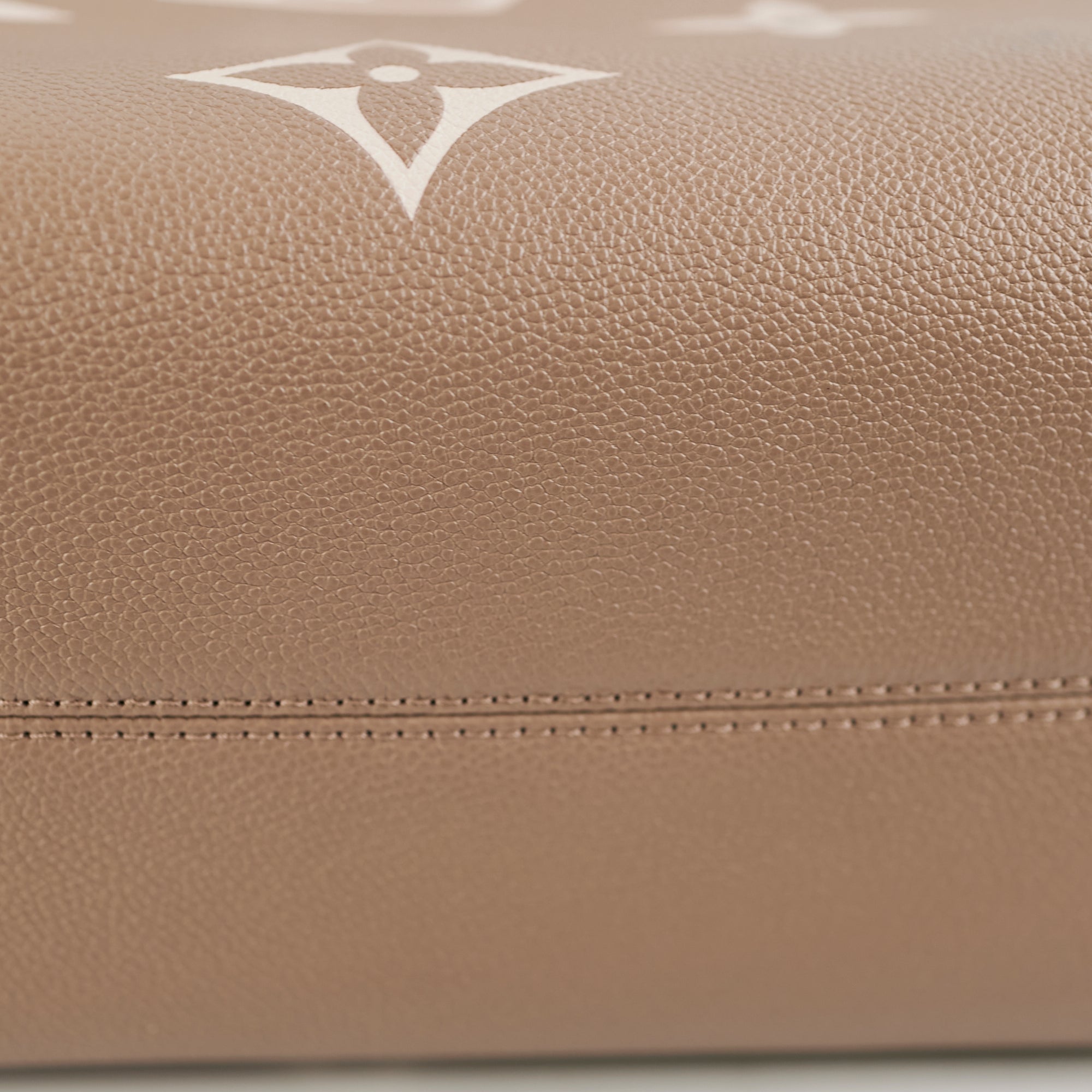 Louis Vuitton On The Go MM Empriente Beige
