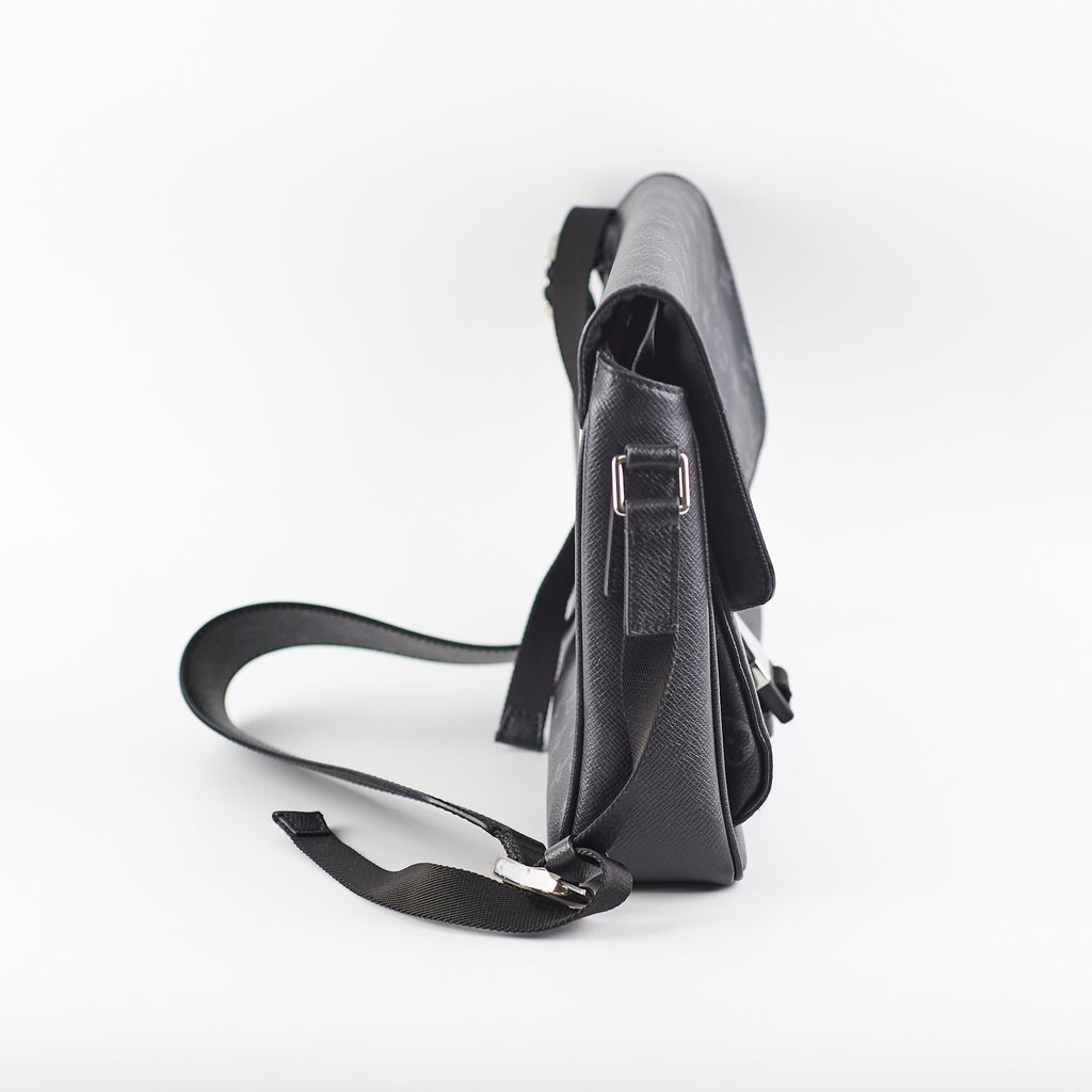 Louis Vuitton Damier Ebene Messenger Black