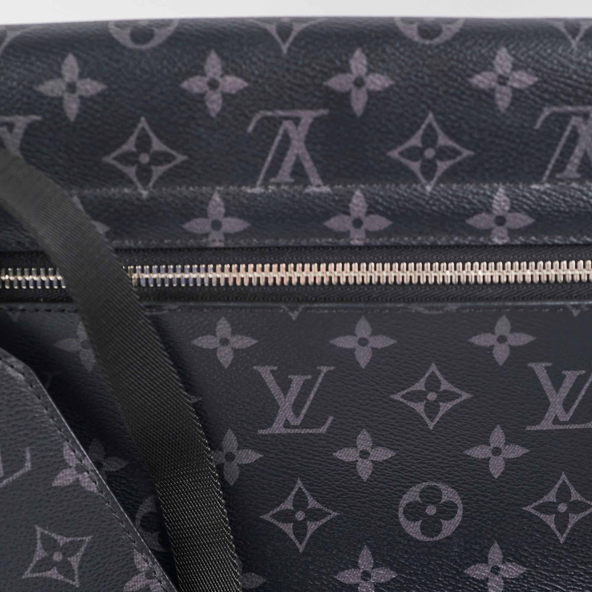 Louis Vuitton Damier Ebene Messenger Black